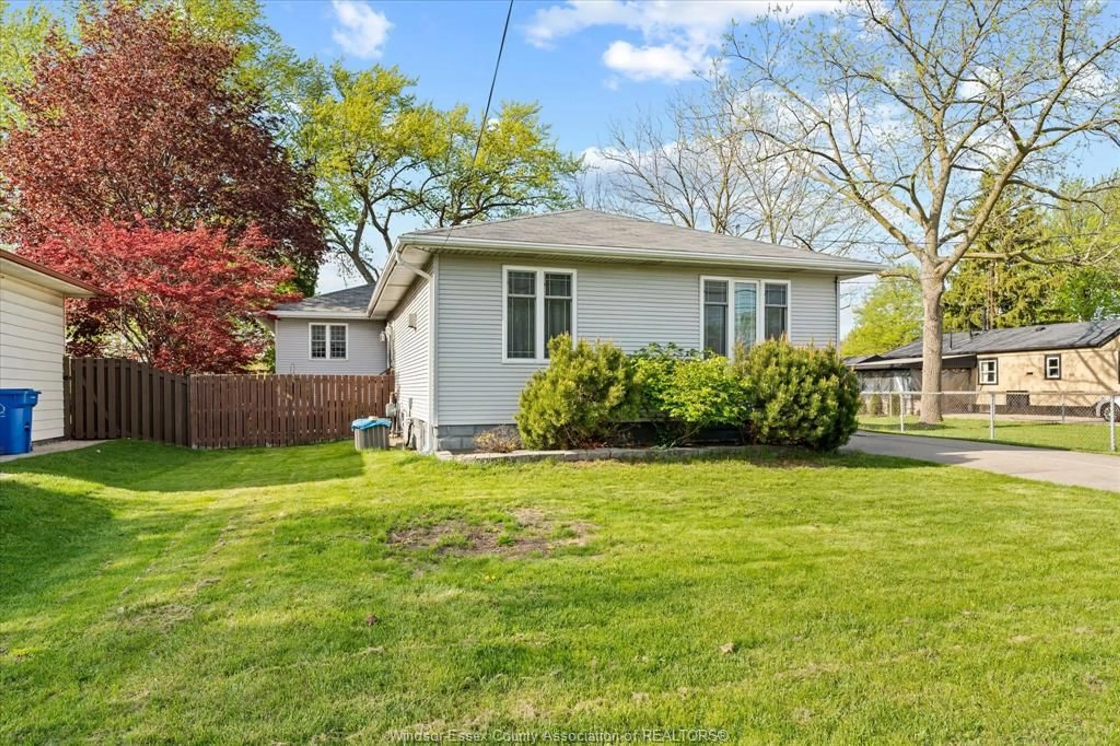 Home with vinyl exterior material, street for 12638 St. Thomas St, Tecumseh Ontario N8N 1J1