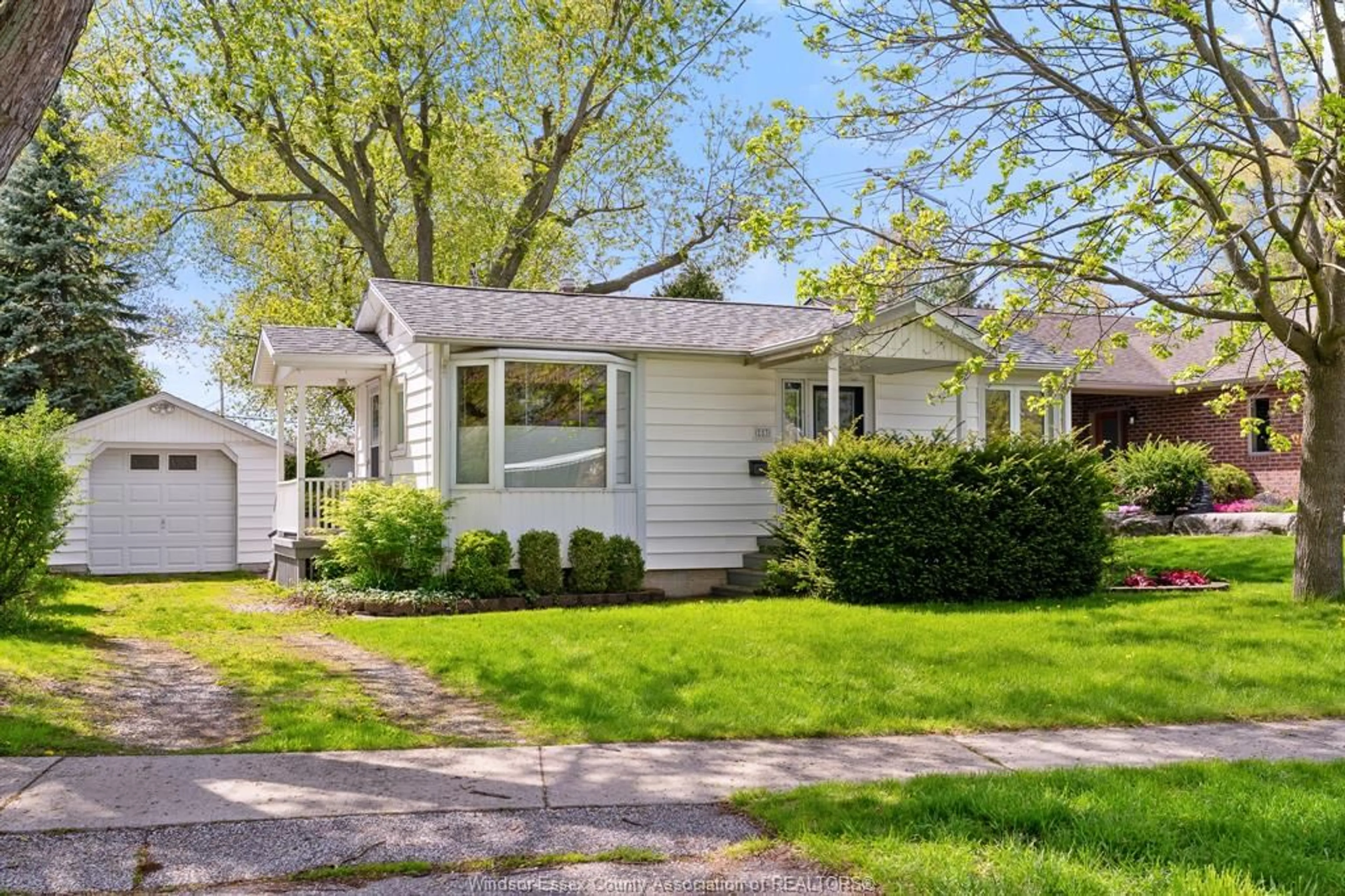 Home with vinyl exterior material, street for 253 St. Pierre St, Tecumseh Ontario N8N 1Z1