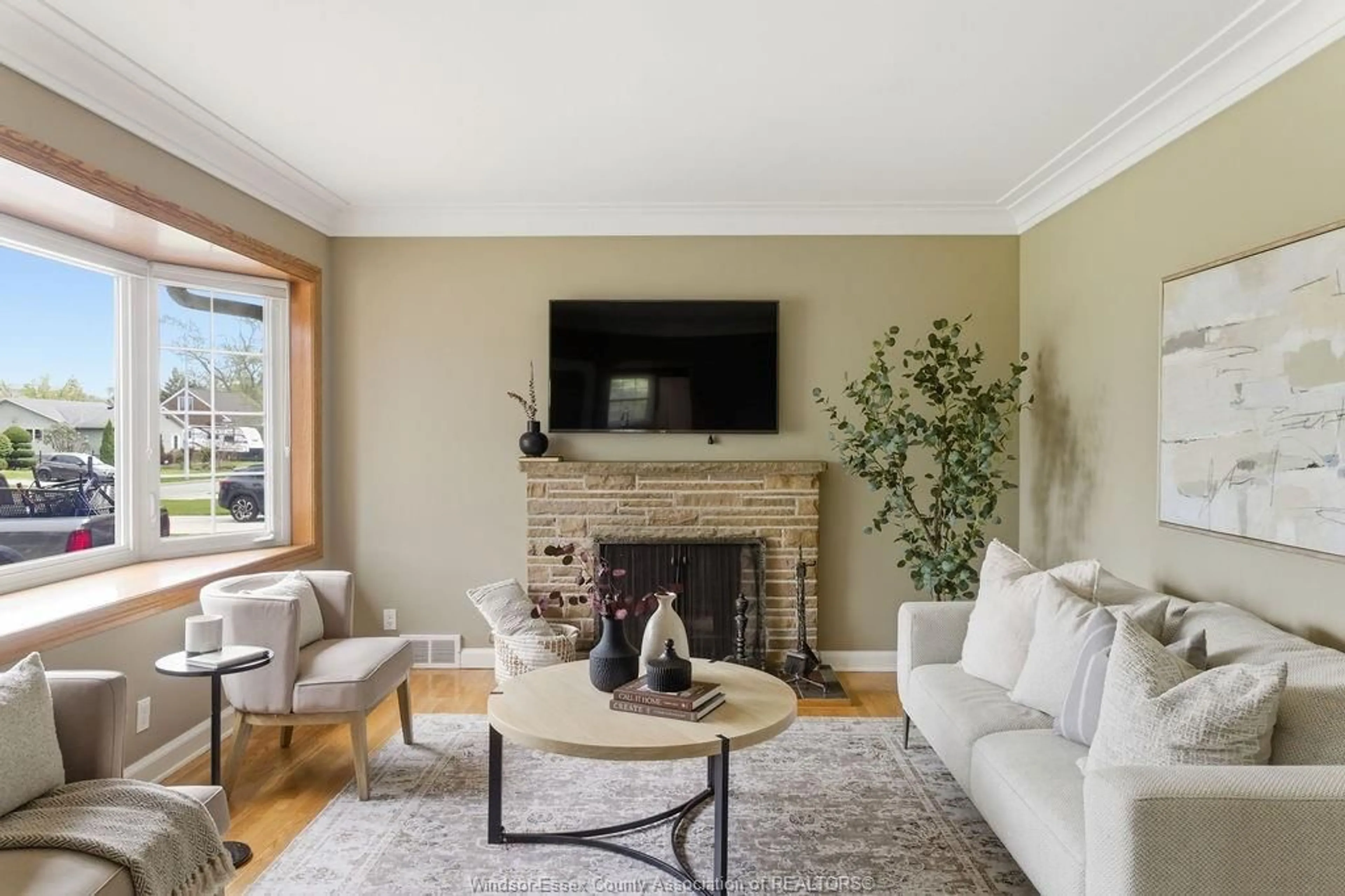 Living room with furniture, unknown for 837 JANISSE Dr, Windsor Ontario N8S 2V5