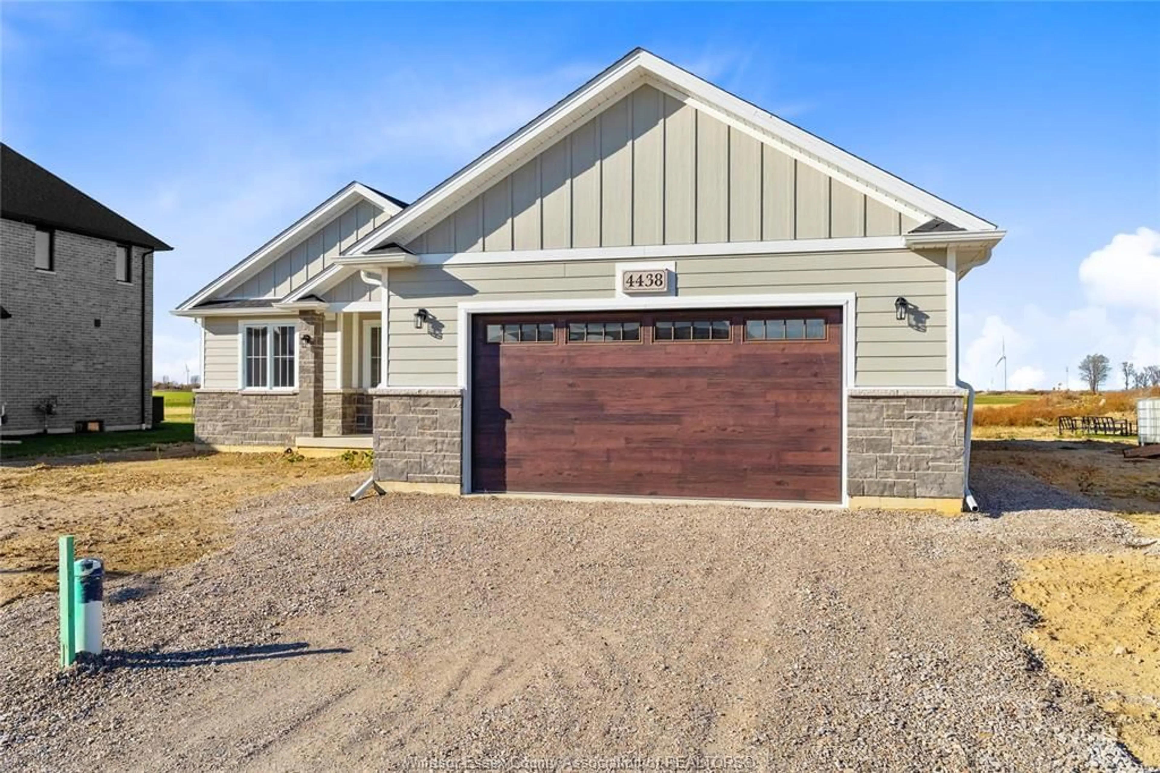 Unknown for 4438 BELMONT, Comber Ontario N0R 1A0