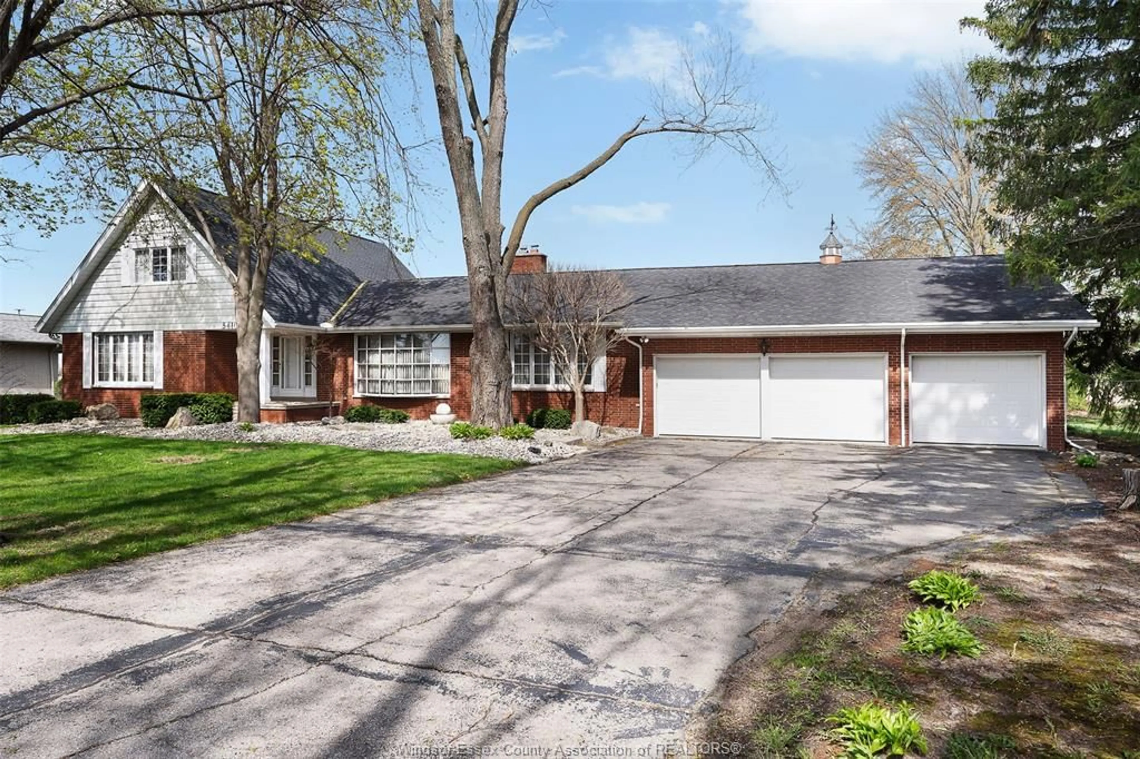 Home with brick exterior material, street for 5410 HURON CHURCH LINE Rd, LaSalle Ontario N9H 1H6