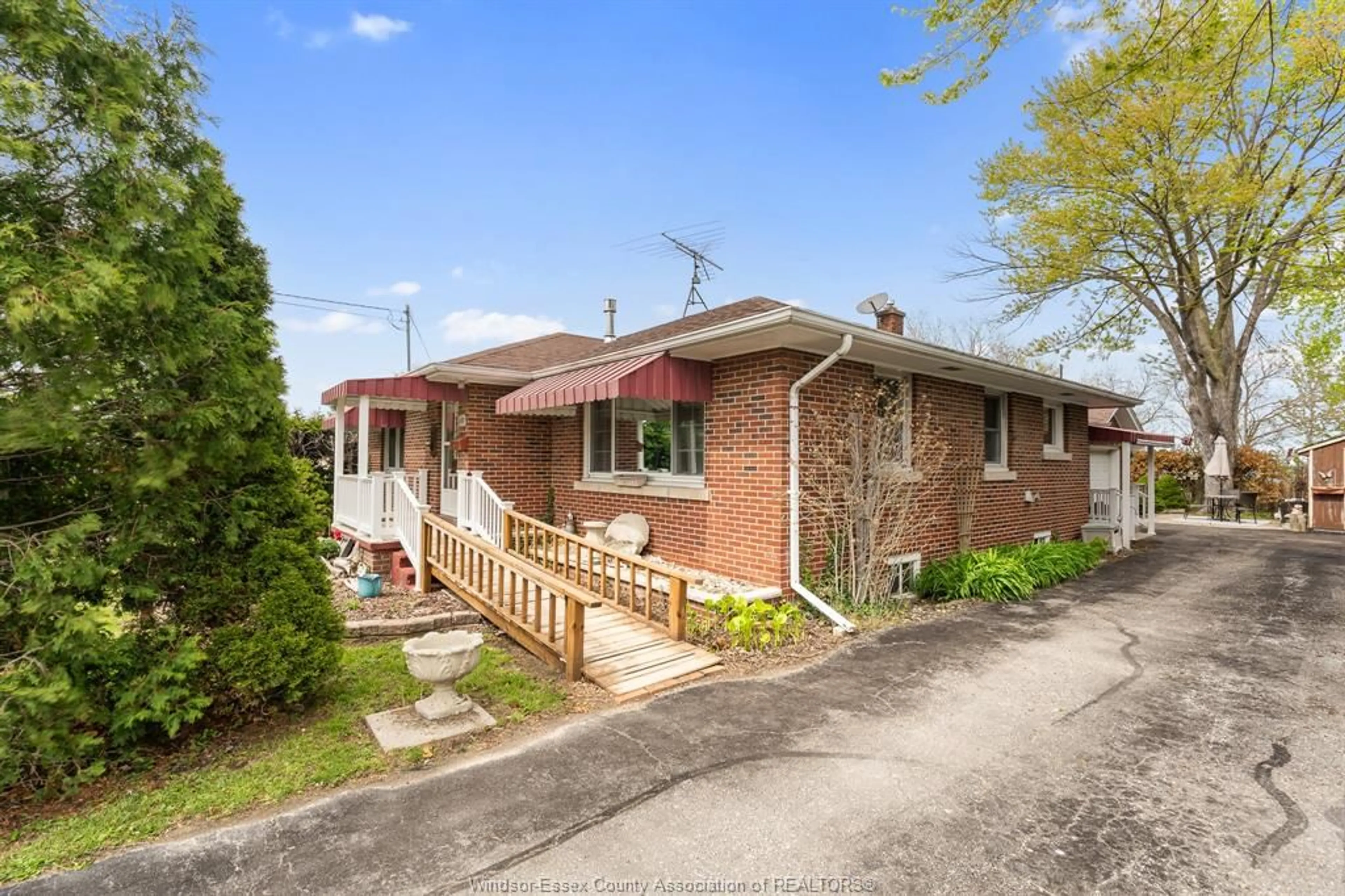 Home with brick exterior material, street for 193 Talbot St, Essex Ontario N8M 2C9