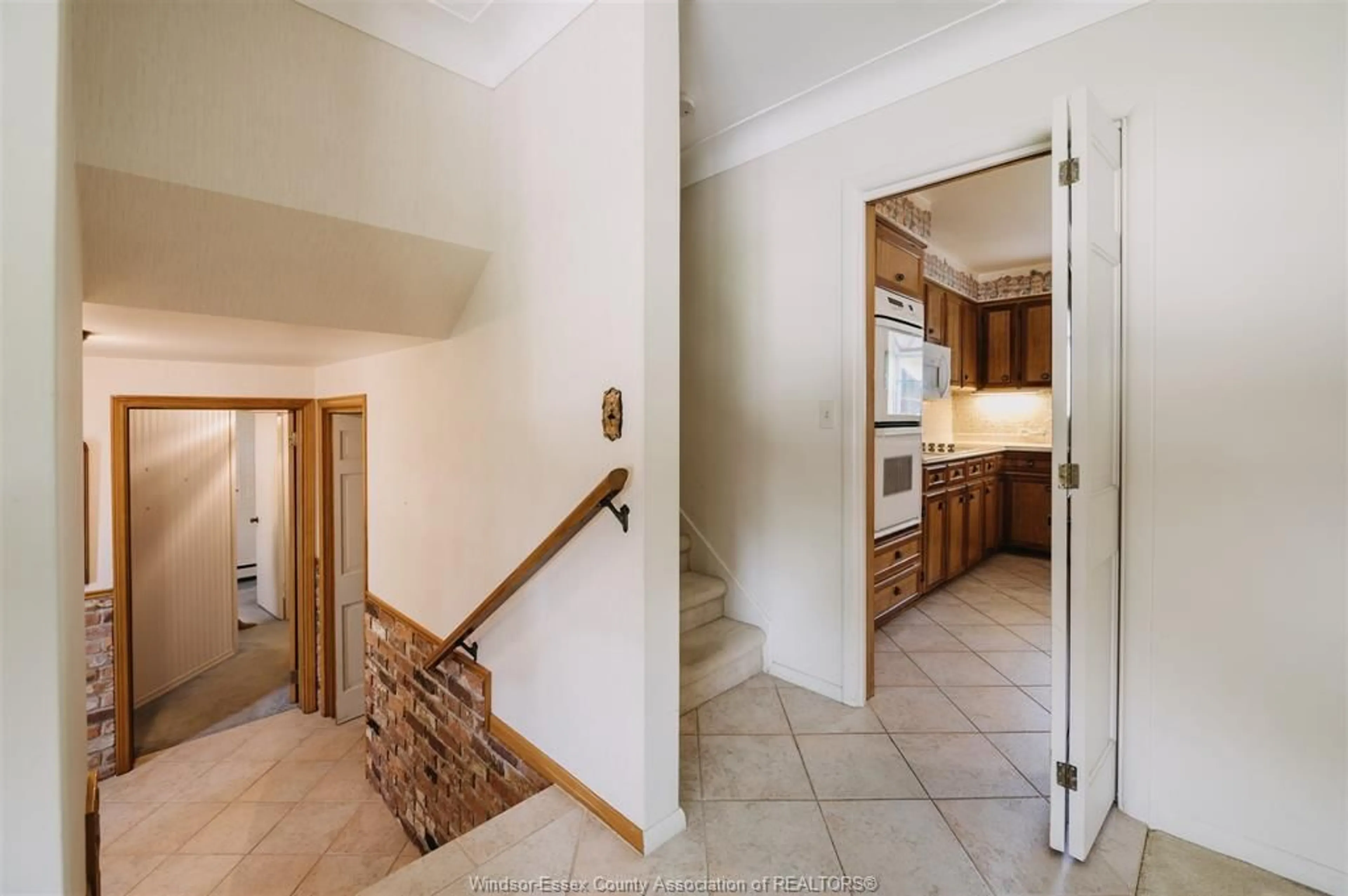 Unknown for 770 Morand St, Windsor Ontario N9G 1H9