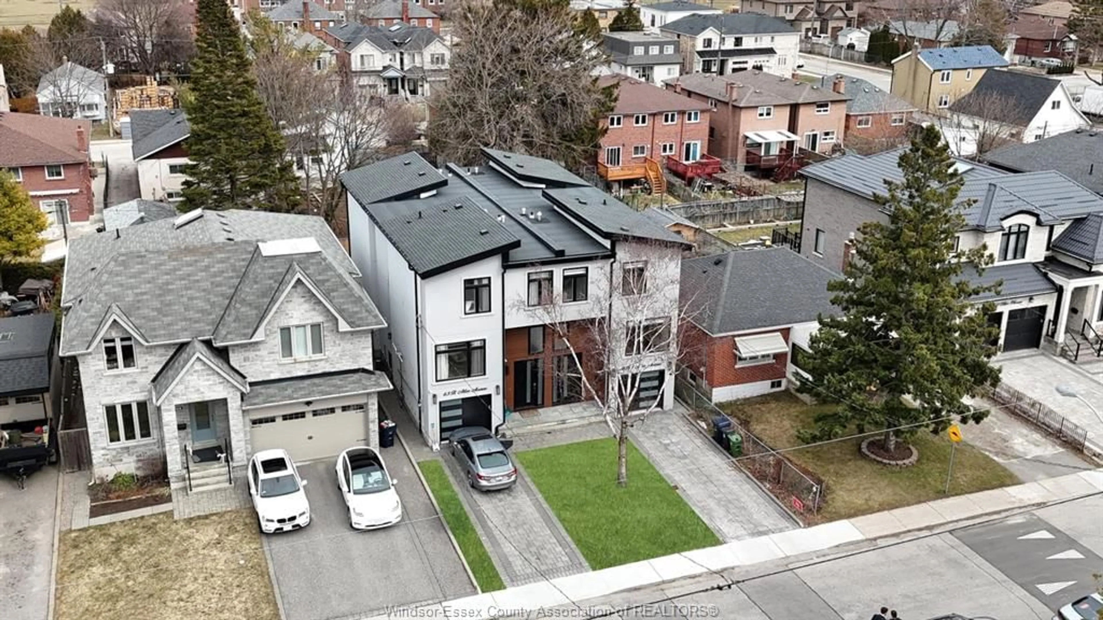 A pic from outside/outdoor area/front of a property/back of a property/a pic from drone, street for 63A ATLEE Ave, Scarborough Ontario M1N 3X3