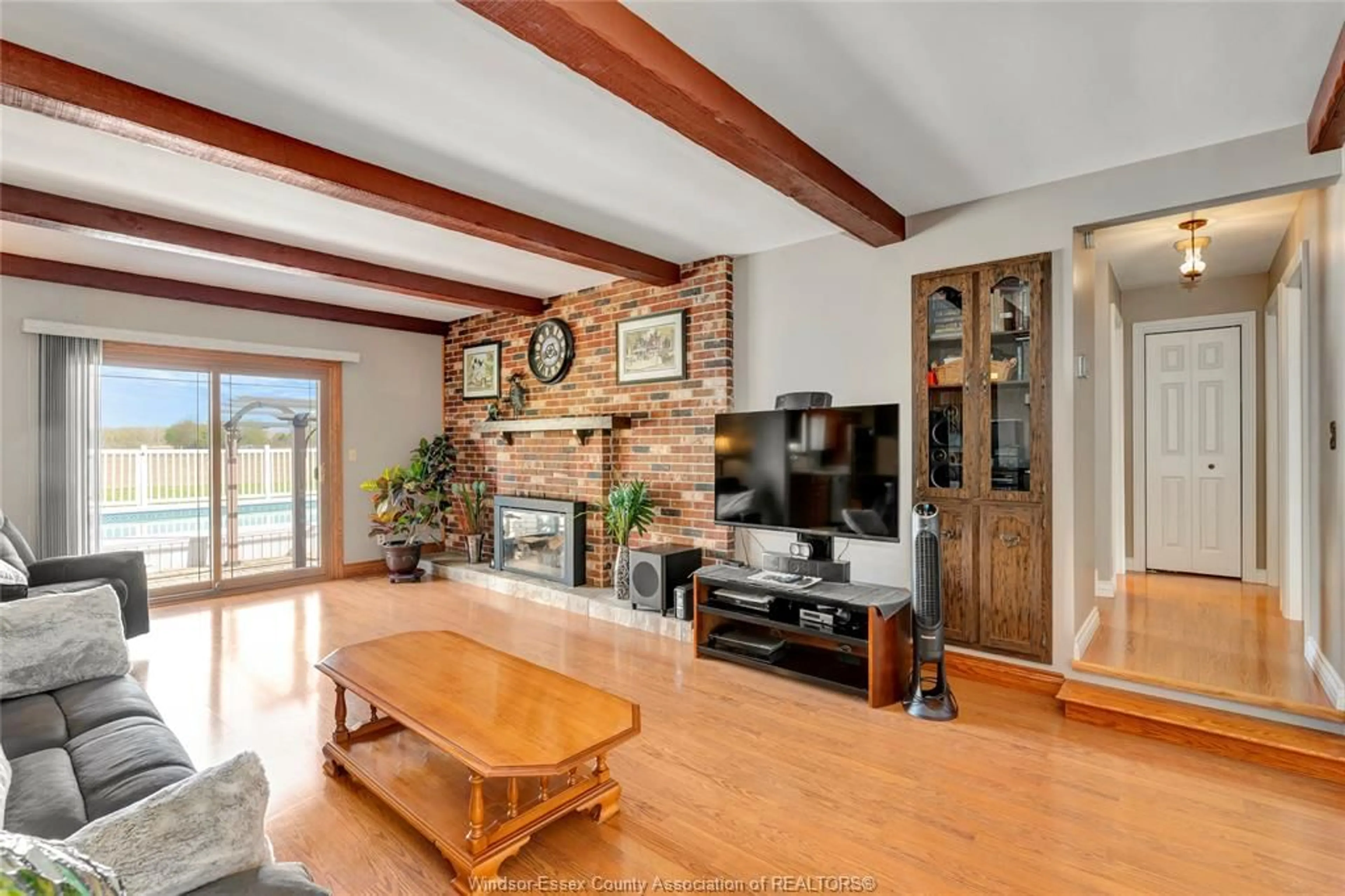 Living room with furniture, unknown for 3927 CONCESSION 3, Amherstburg Ontario N9V 2Y8