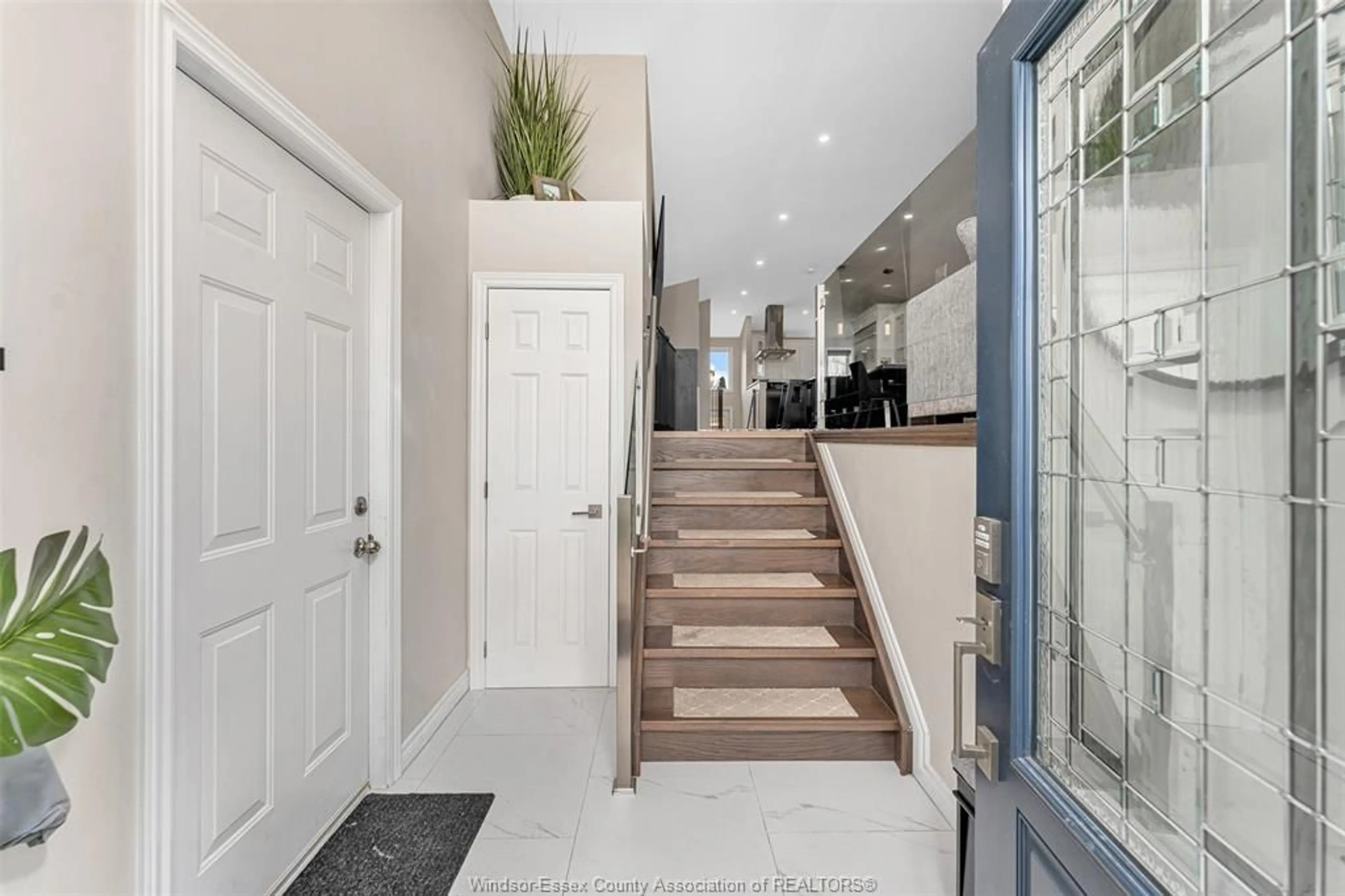 Indoor entryway for 719 HELENA Cres, Belle River Ontario N8L 0P7