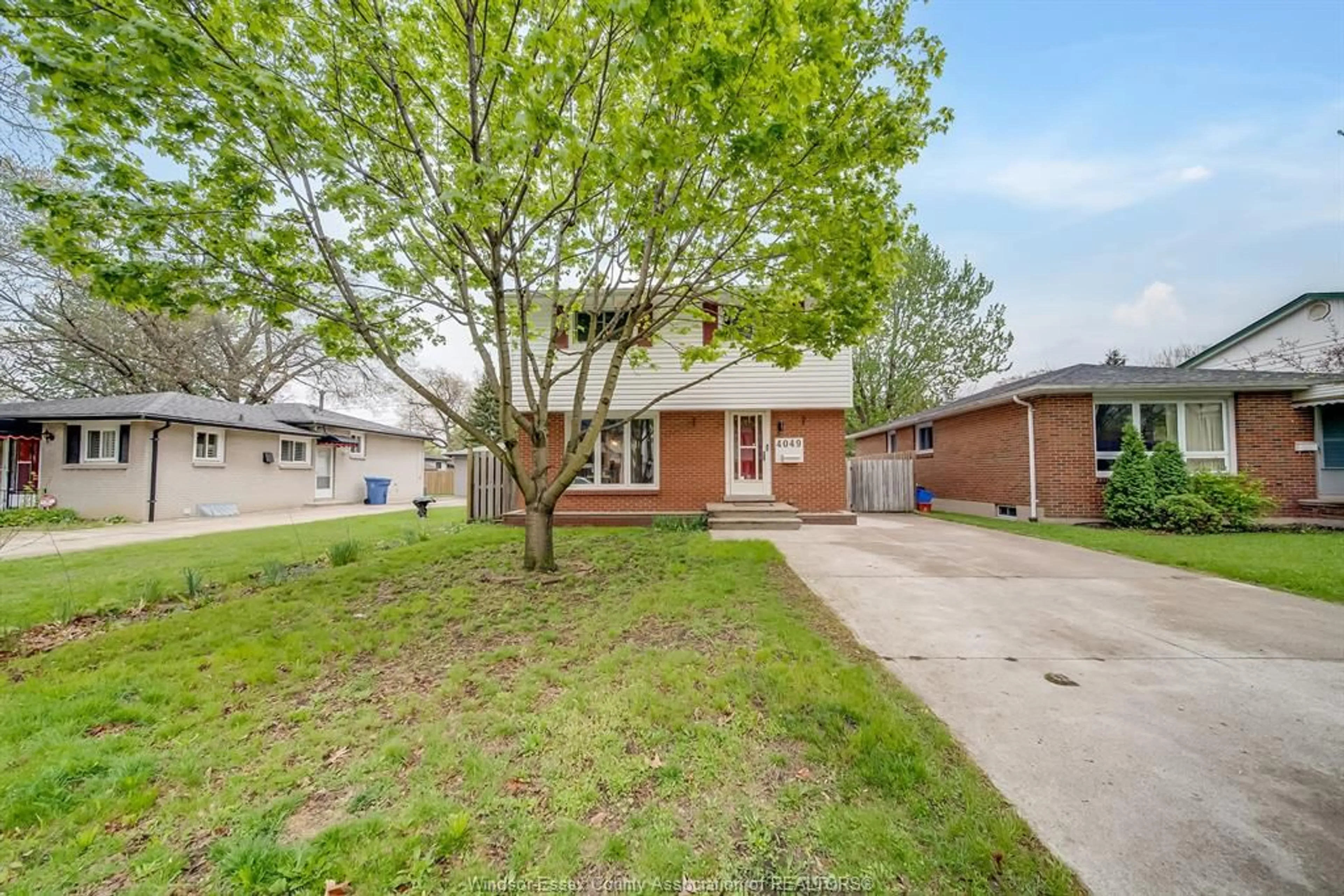 Unknown for 4049 WHITNEY Ave, Windsor Ontario N9C 2C7