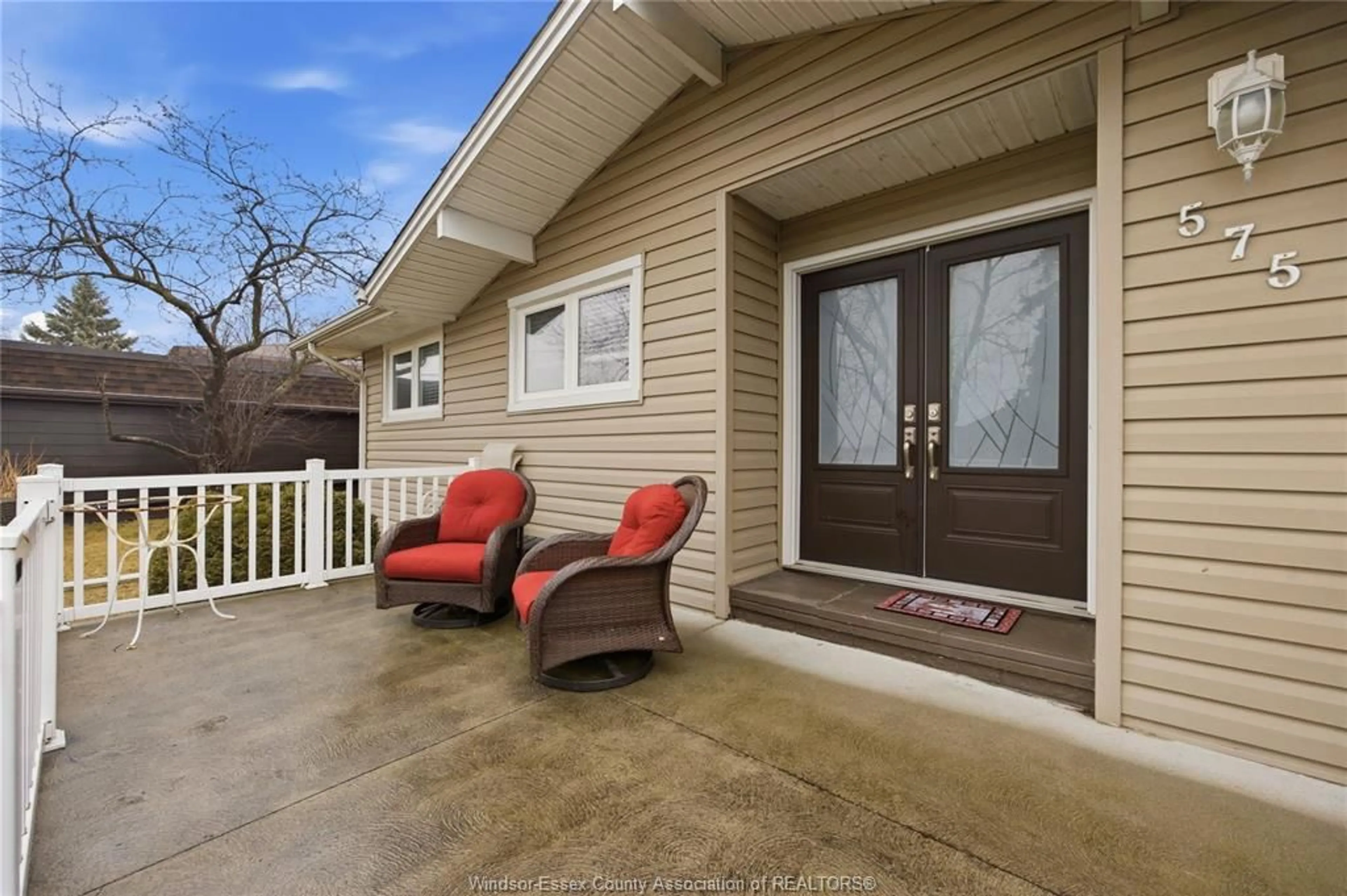 Patio, street for 575 MIDDLE Sideroad, Amherstburg Ontario N9V 3R3