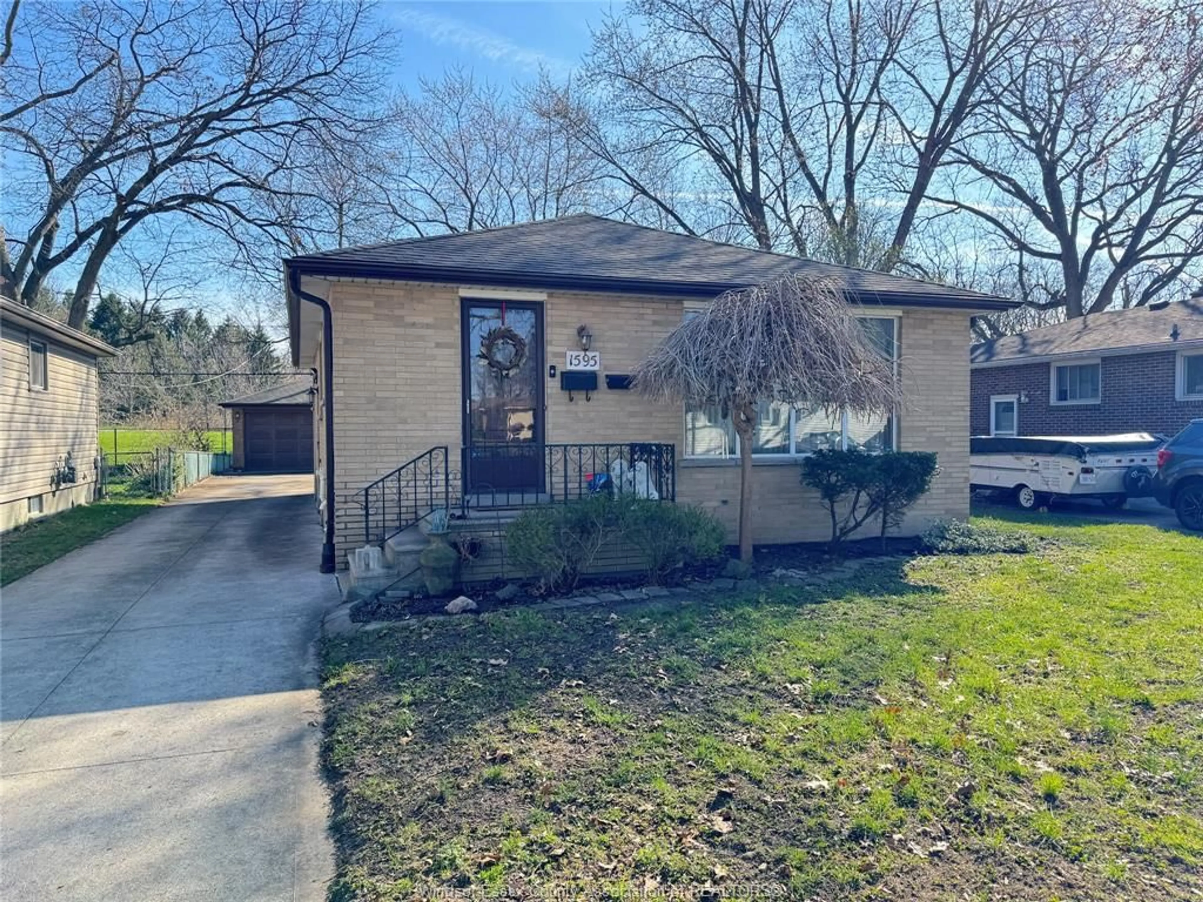 Unknown for 1595 SUN VALLEY, Windsor Ontario N9C 3R1