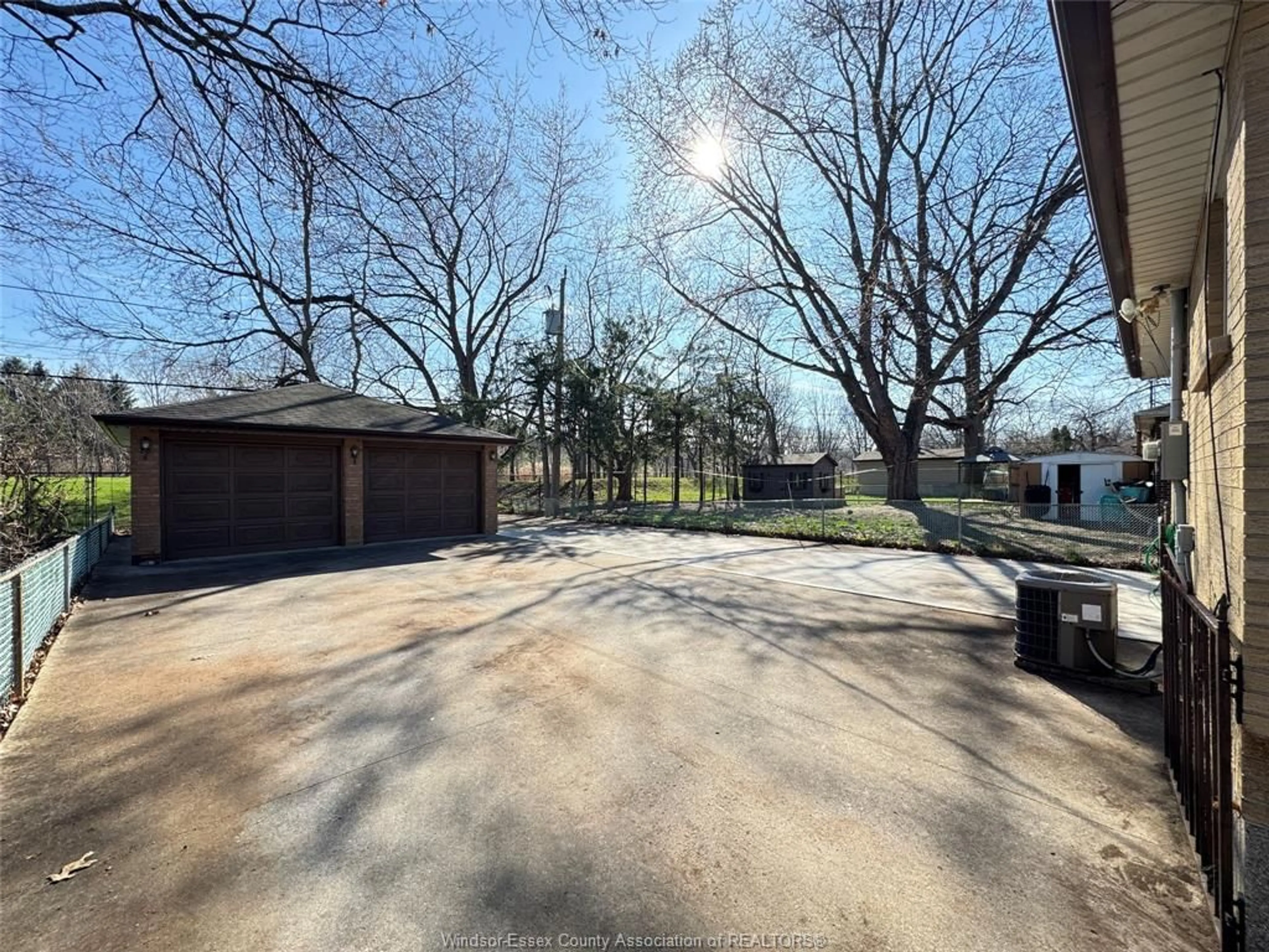 A pic from outside/outdoor area/front of a property/back of a property/a pic from drone, street for 1595 SUN VALLEY, Windsor Ontario N9C 3R1