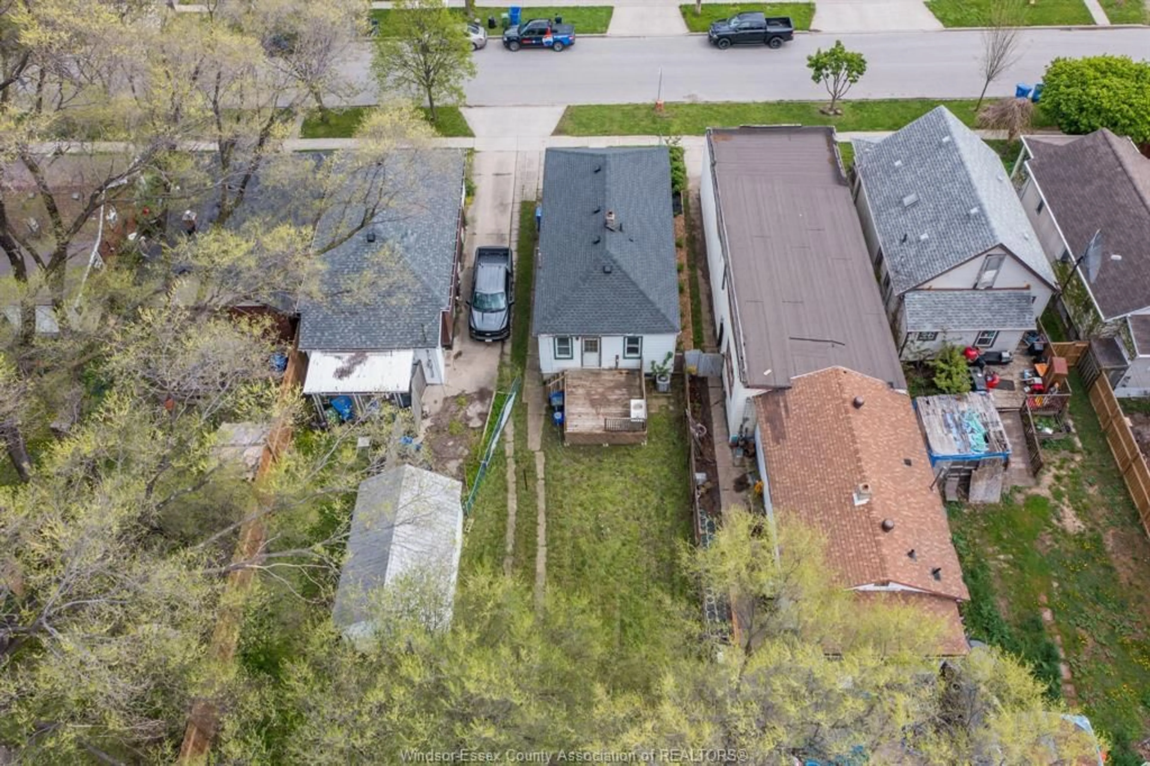 A pic from outside/outdoor area/front of a property/back of a property/a pic from drone, street for 3574 BLOOMFIELD RD., Windsor Ontario N9C 1R7