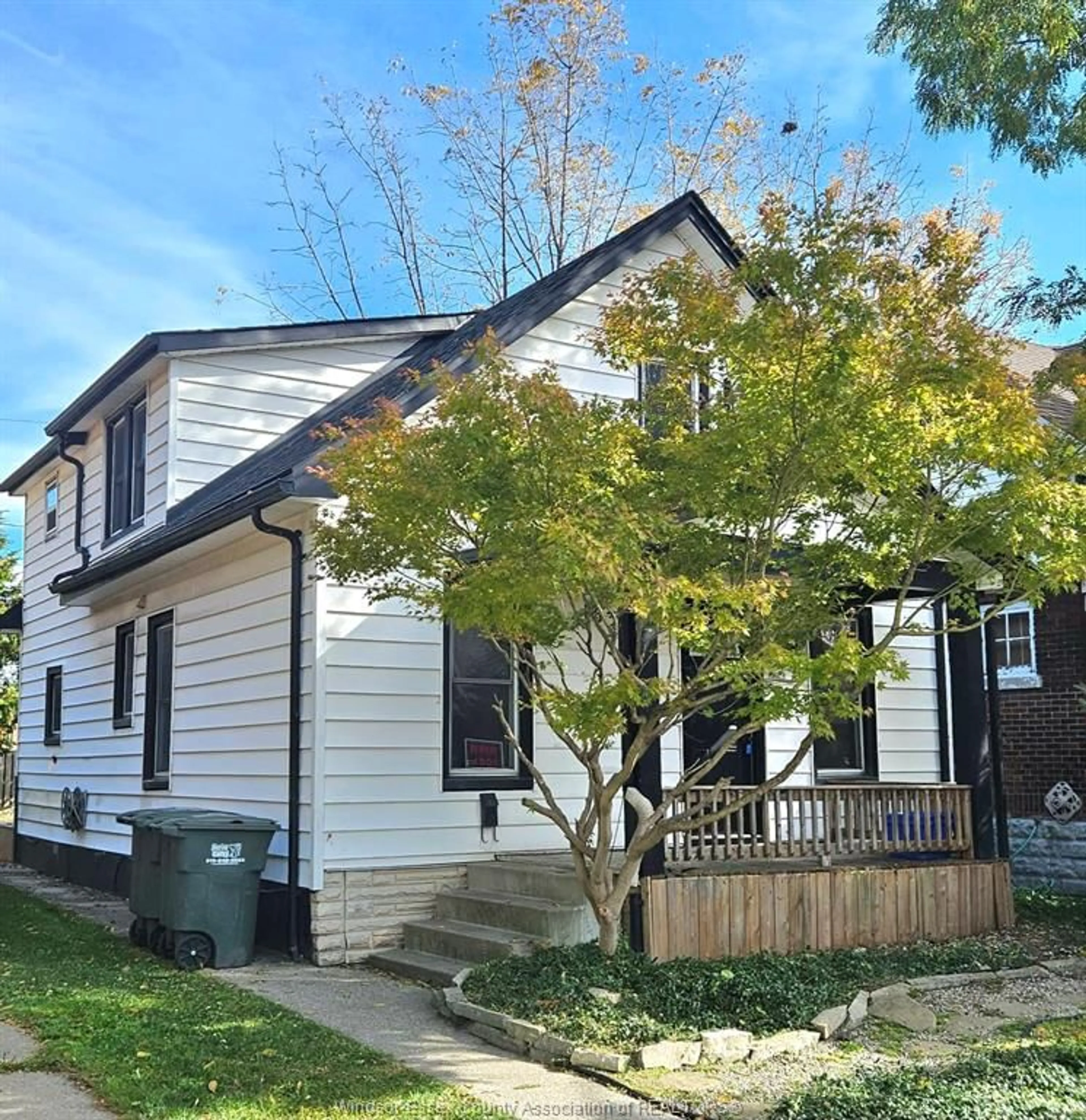 Home with vinyl exterior material, street for 1630 MARENTETTE Ave, Windsor Ontario N8X 4E6