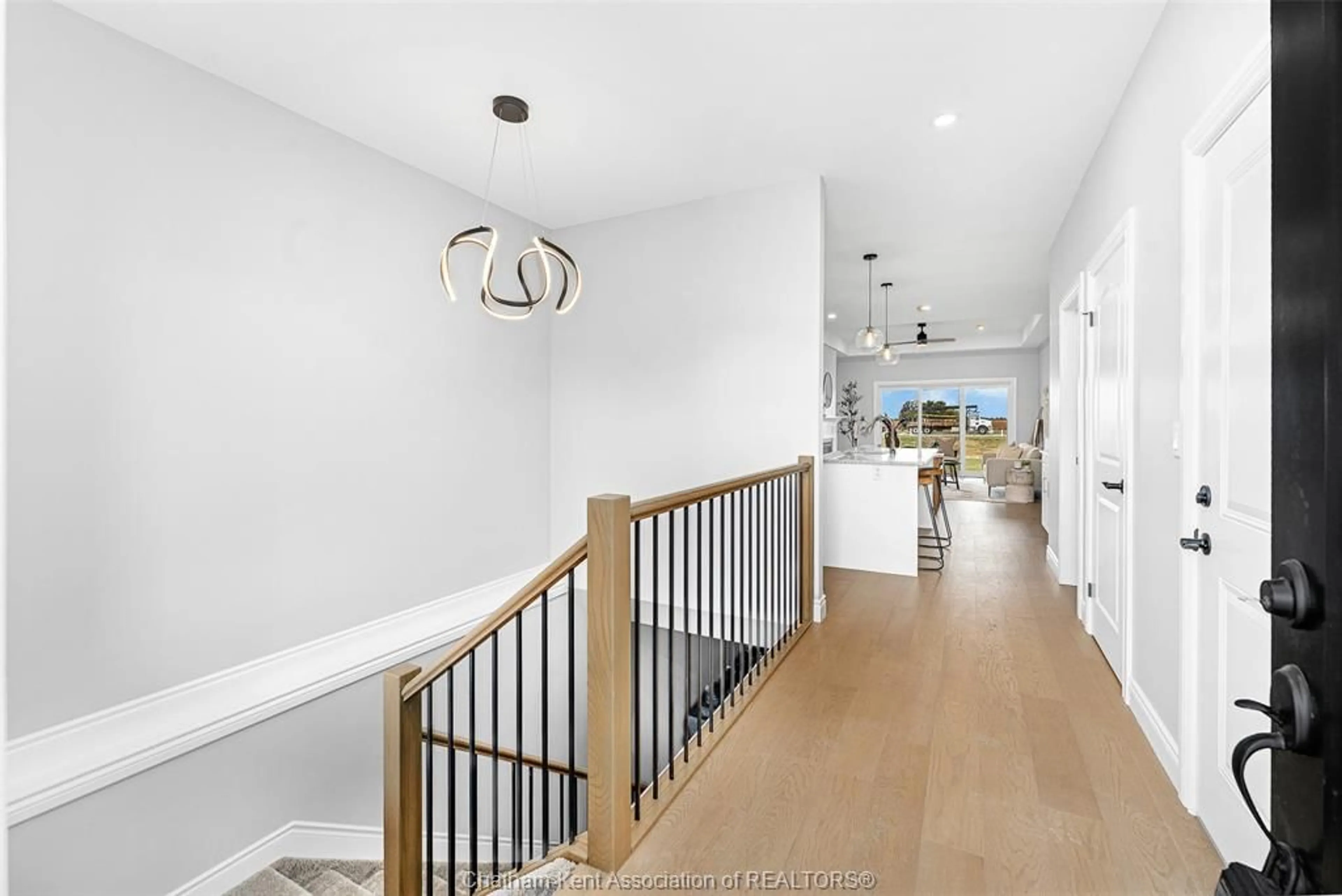 Indoor foyer for 121 Brighton Pl, Chatham Ontario N7L 0G7