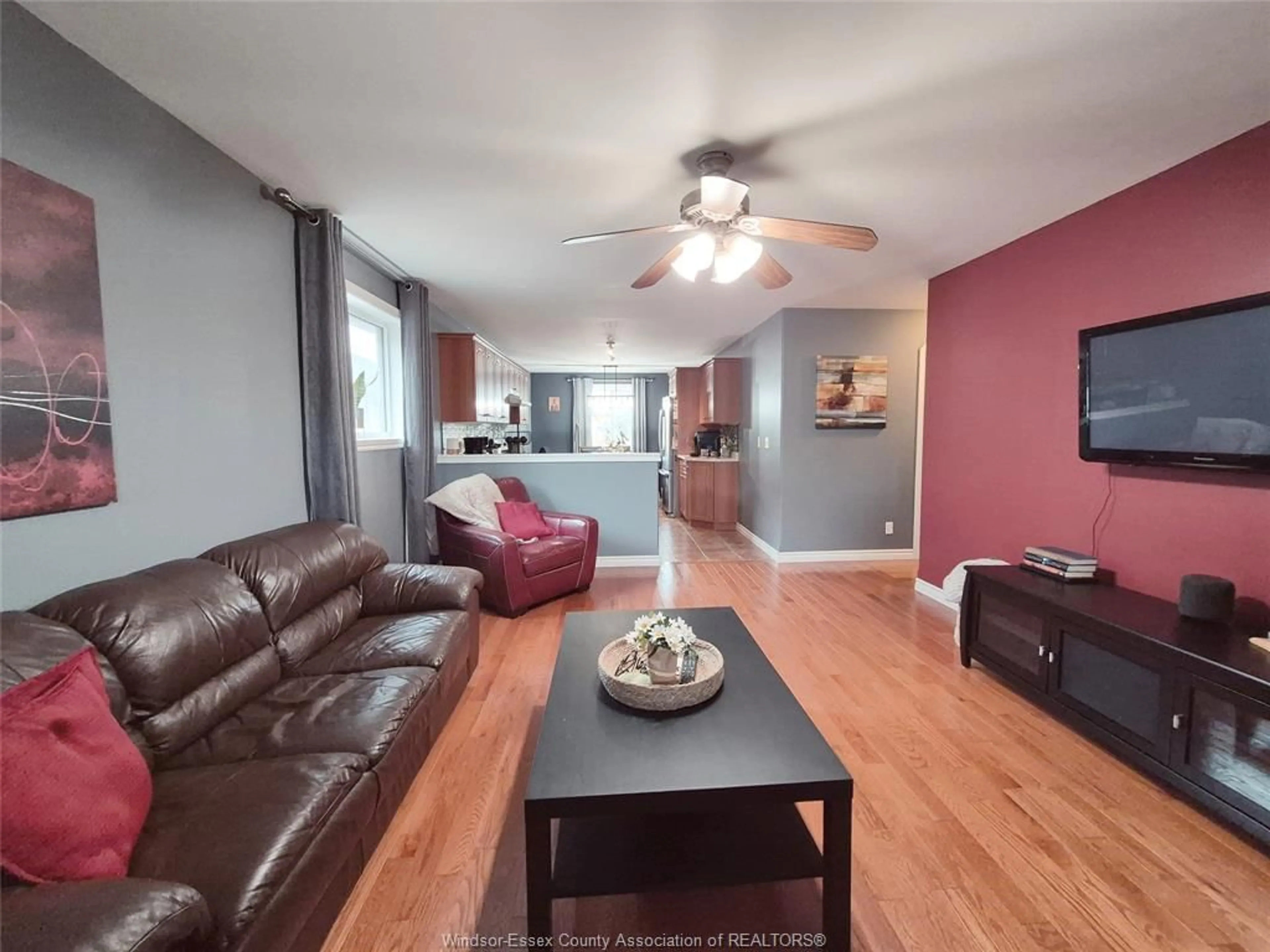 Living room with furniture, unknown for 2514 DUNESHILL Ave, Windsor Ontario N8P 1Y2