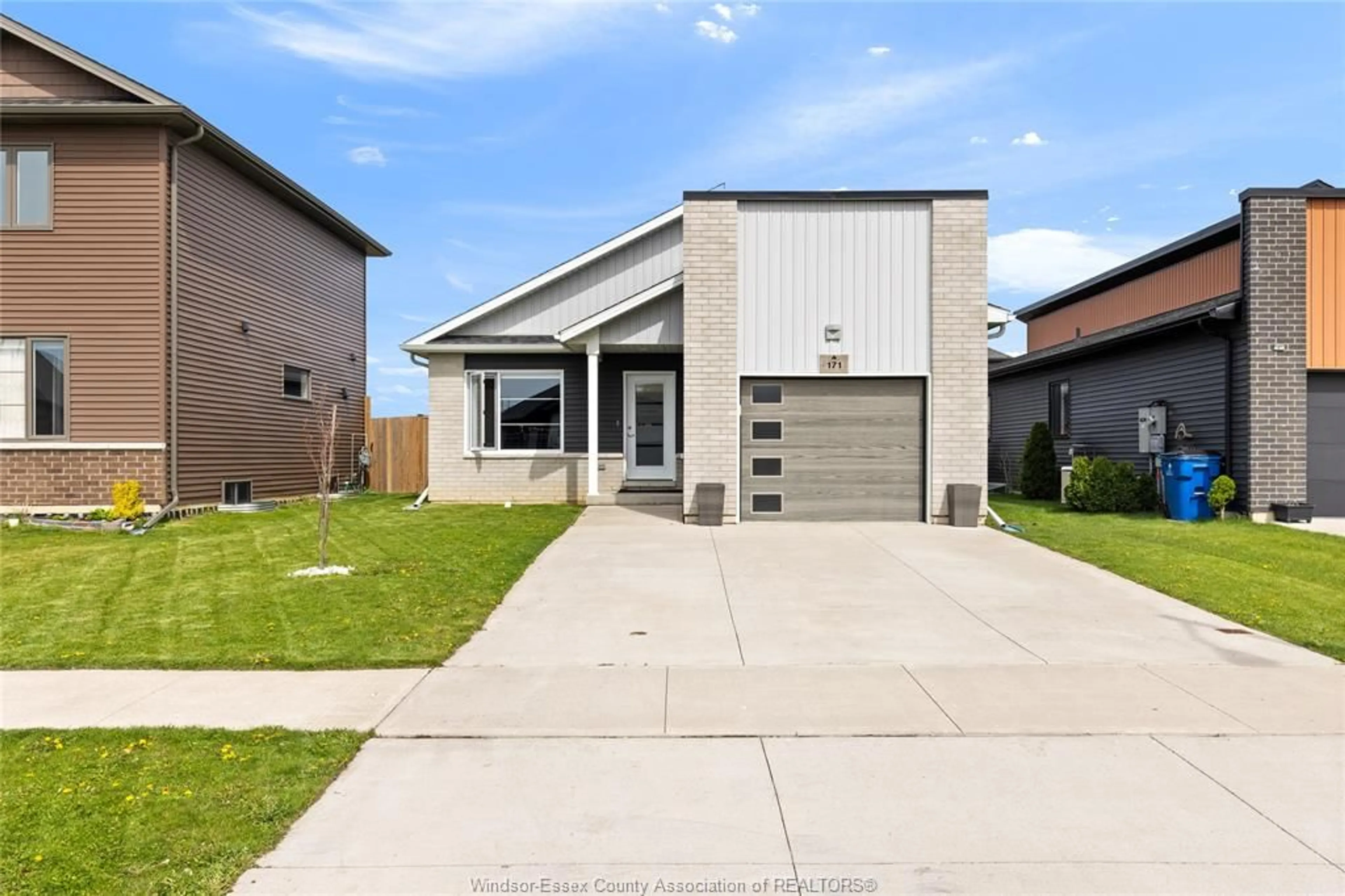 Home with brick exterior material, street for 171 MOONSTONE, Chatham Ontario N7M 0S1