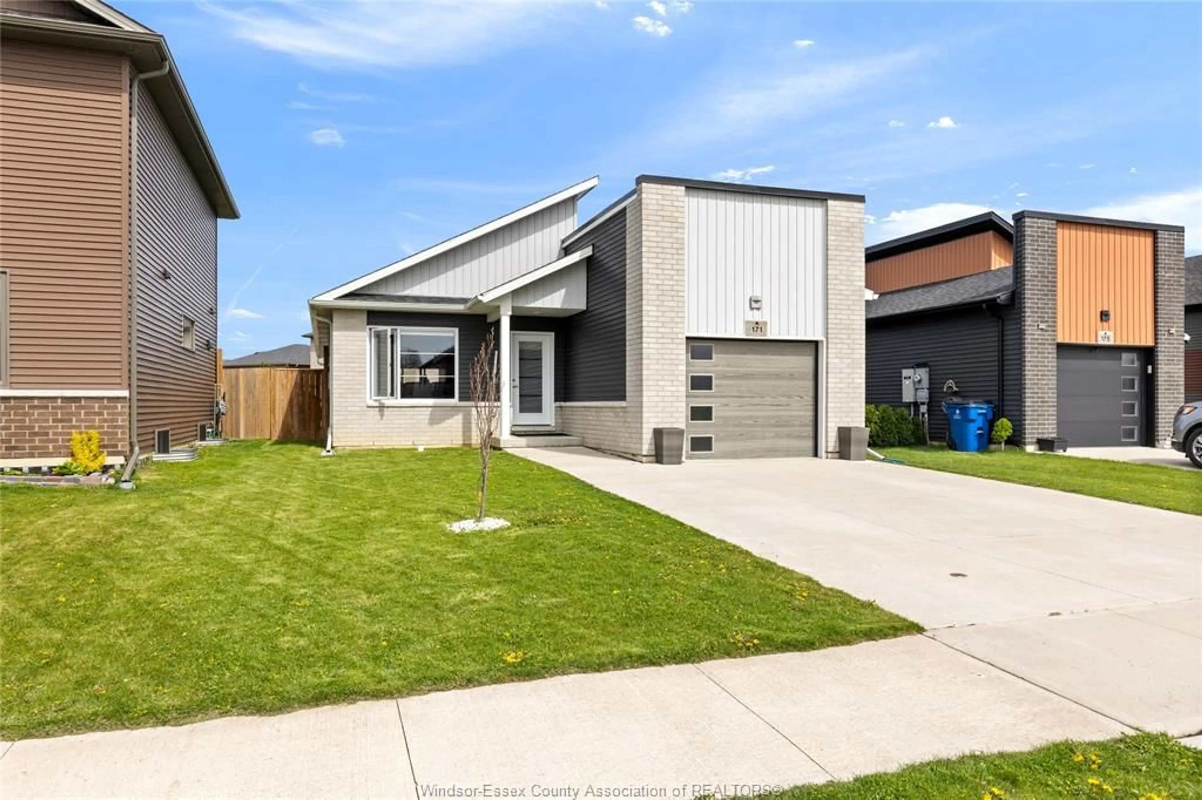 Home with brick exterior material, street for 171 MOONSTONE, Chatham Ontario N7M 0S1