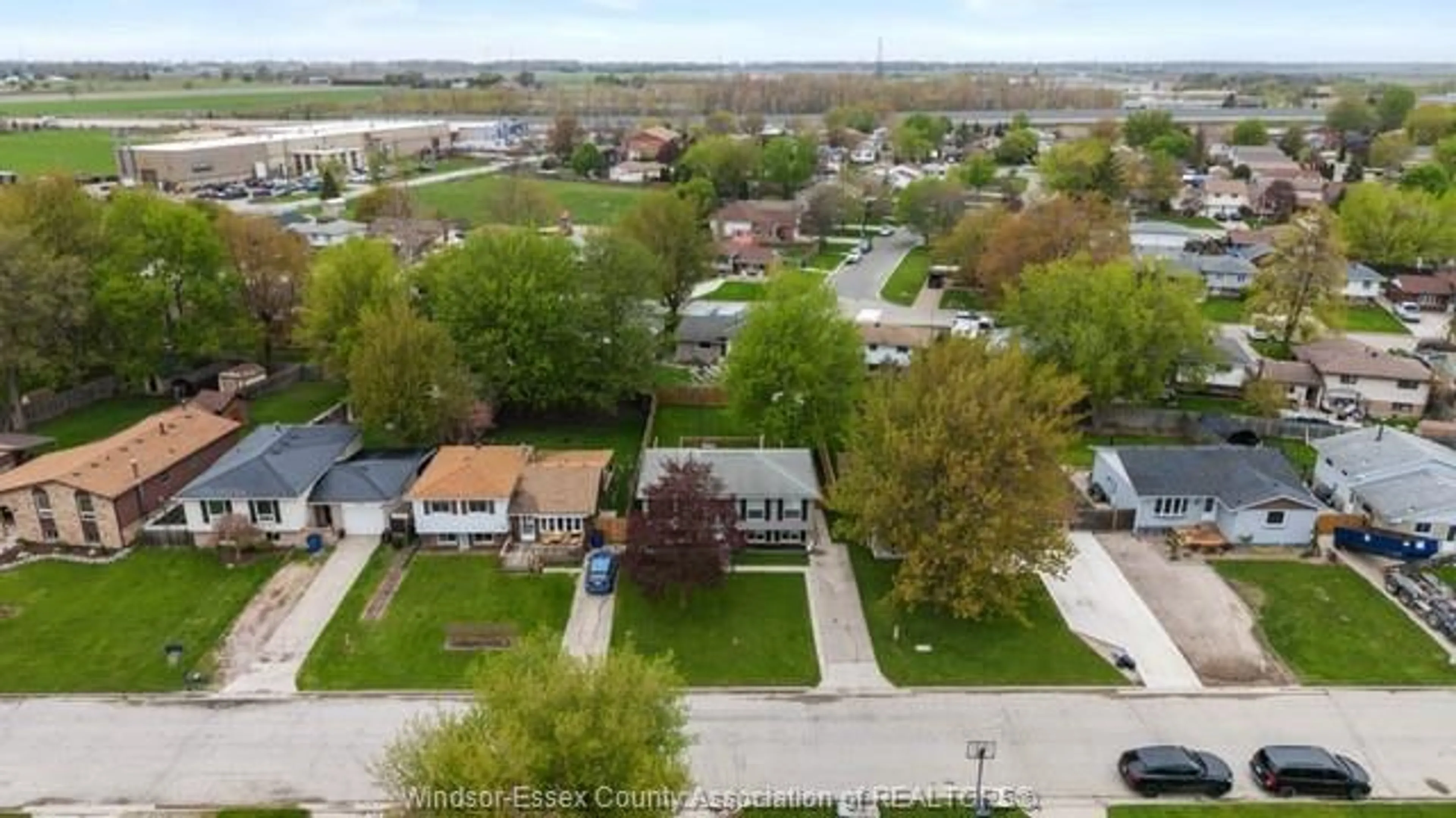 A pic from outside/outdoor area/front of a property/back of a property/a pic from drone, street for 28 VANIER Dr, Tilbury Ontario N0P 2L0