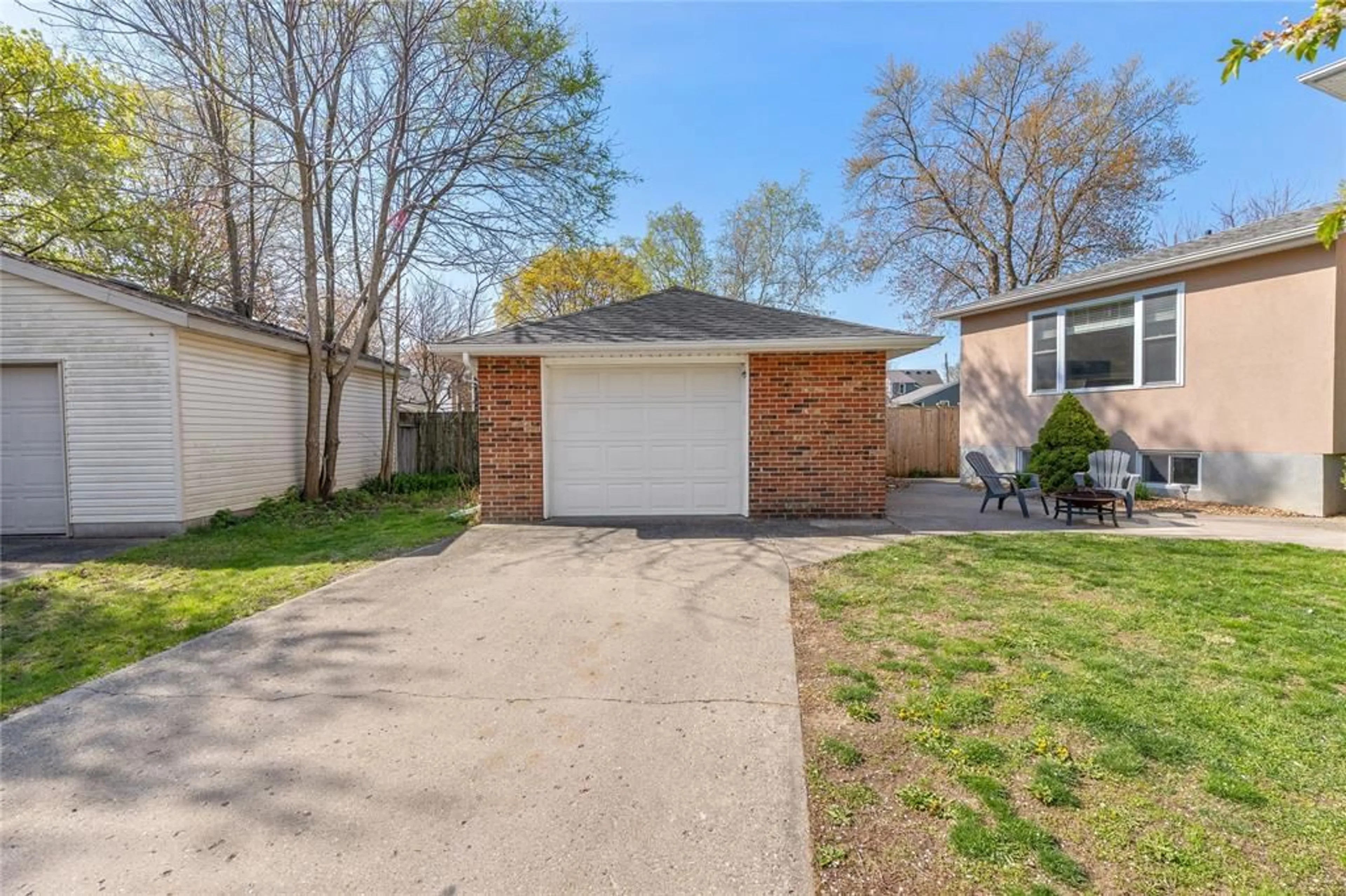 Unknown for 759 Netherlands Pl, Sarnia Ontario N7S 2W5