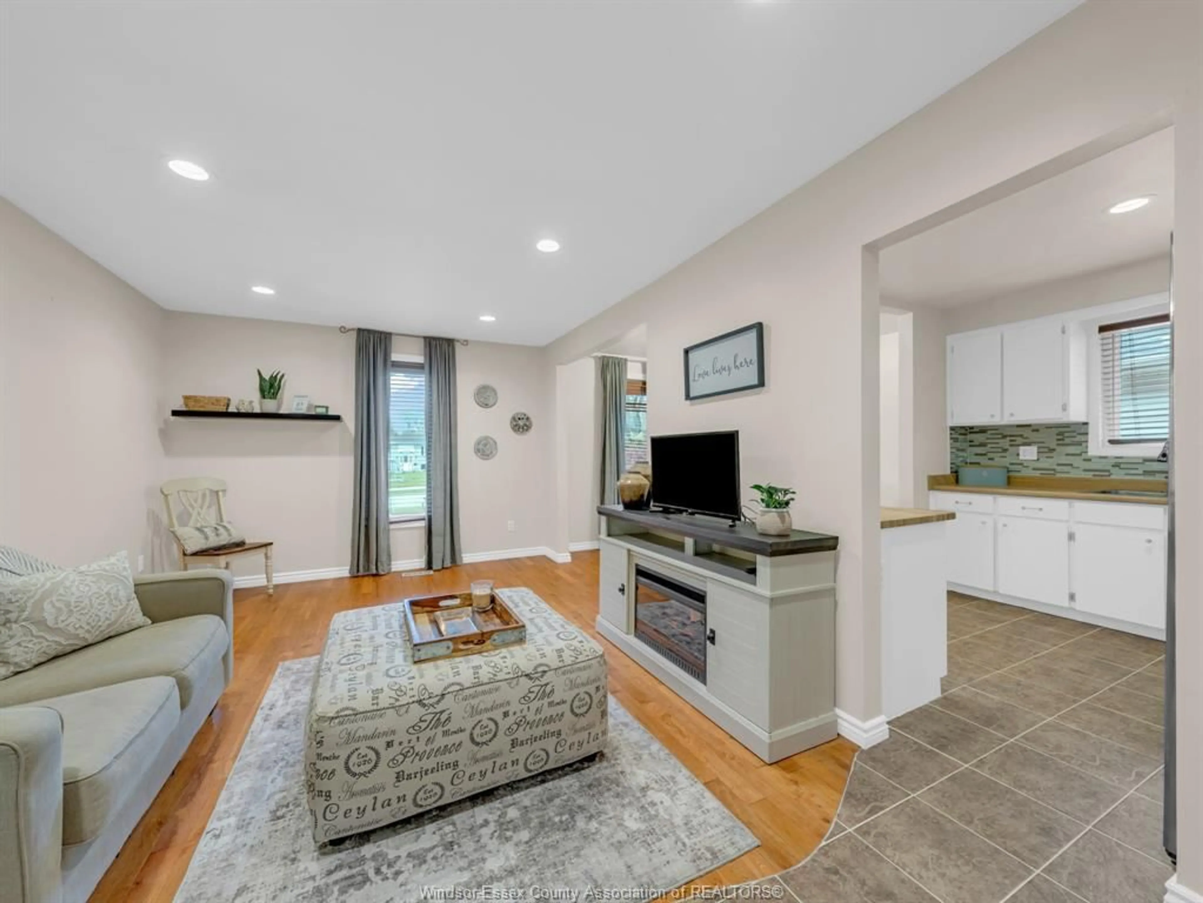 Living room with furniture, unknown for 165 Harold Cull Dr, Kingsville Ontario N9Y 1Z4