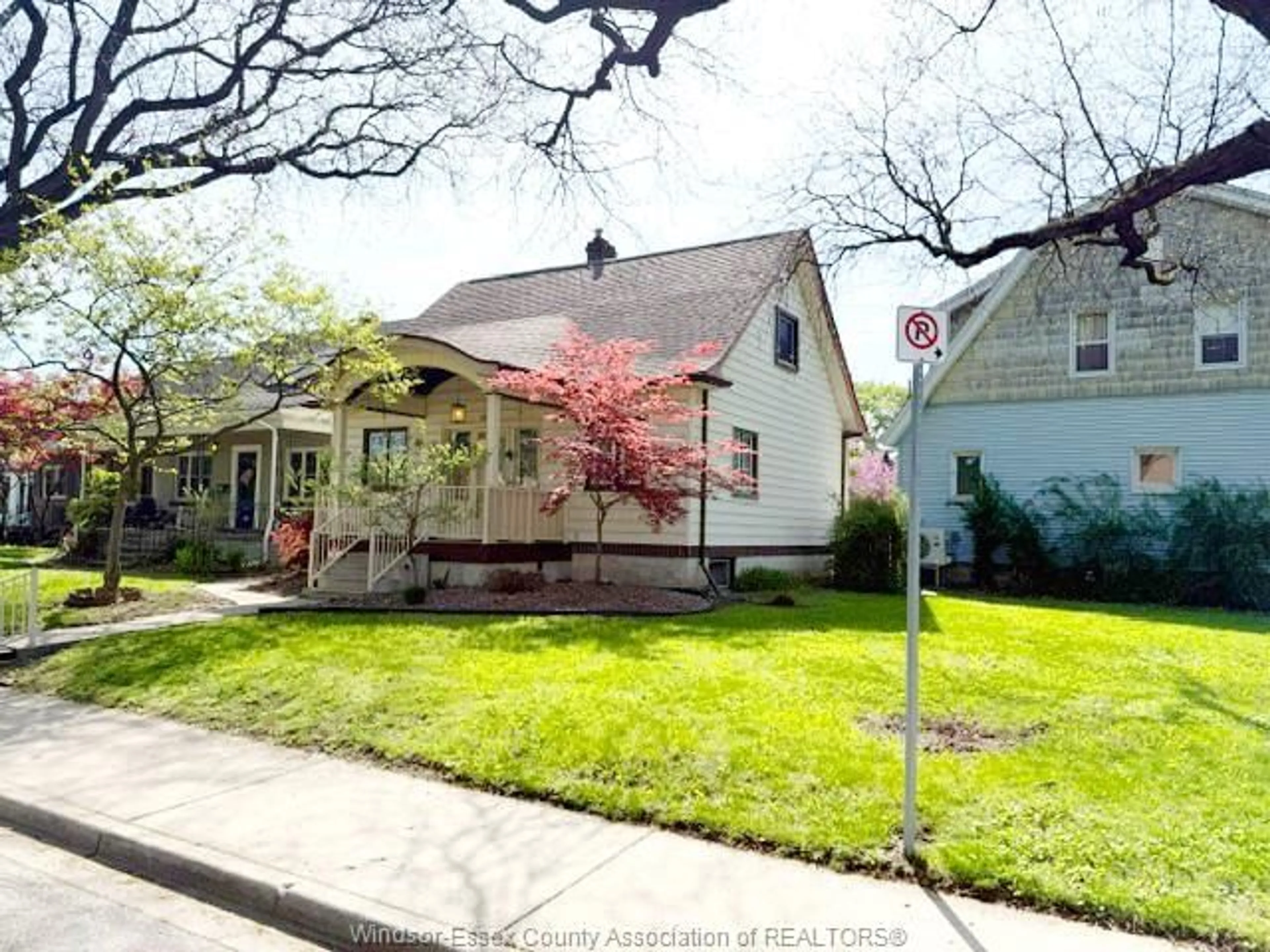 Unknown for 1921 DACOTAH Dr, Windsor Ontario N8Y 1S7