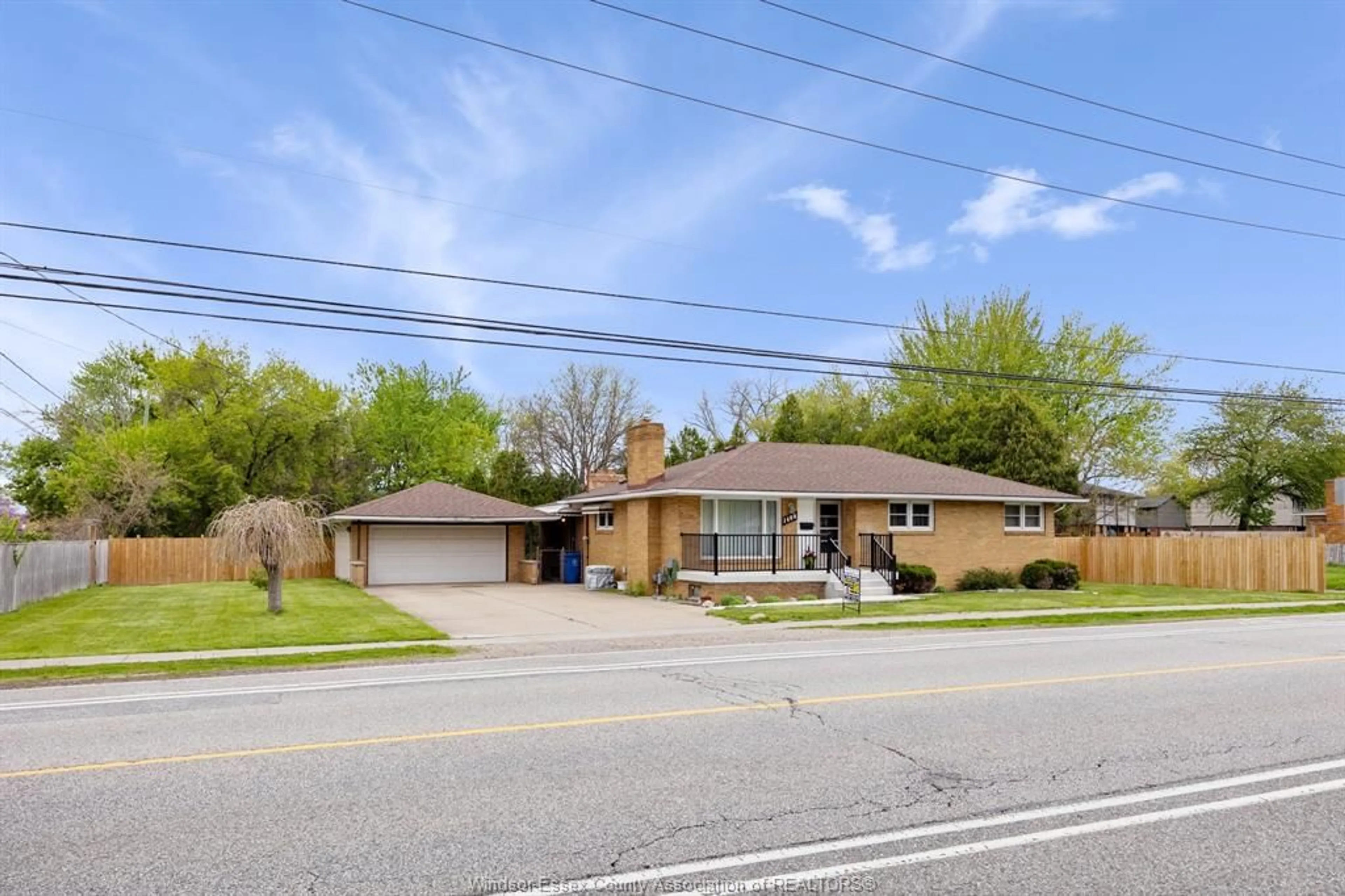 Home with brick exterior material, street for 1400 TOTTEN, Windsor Ontario N9B 1W9