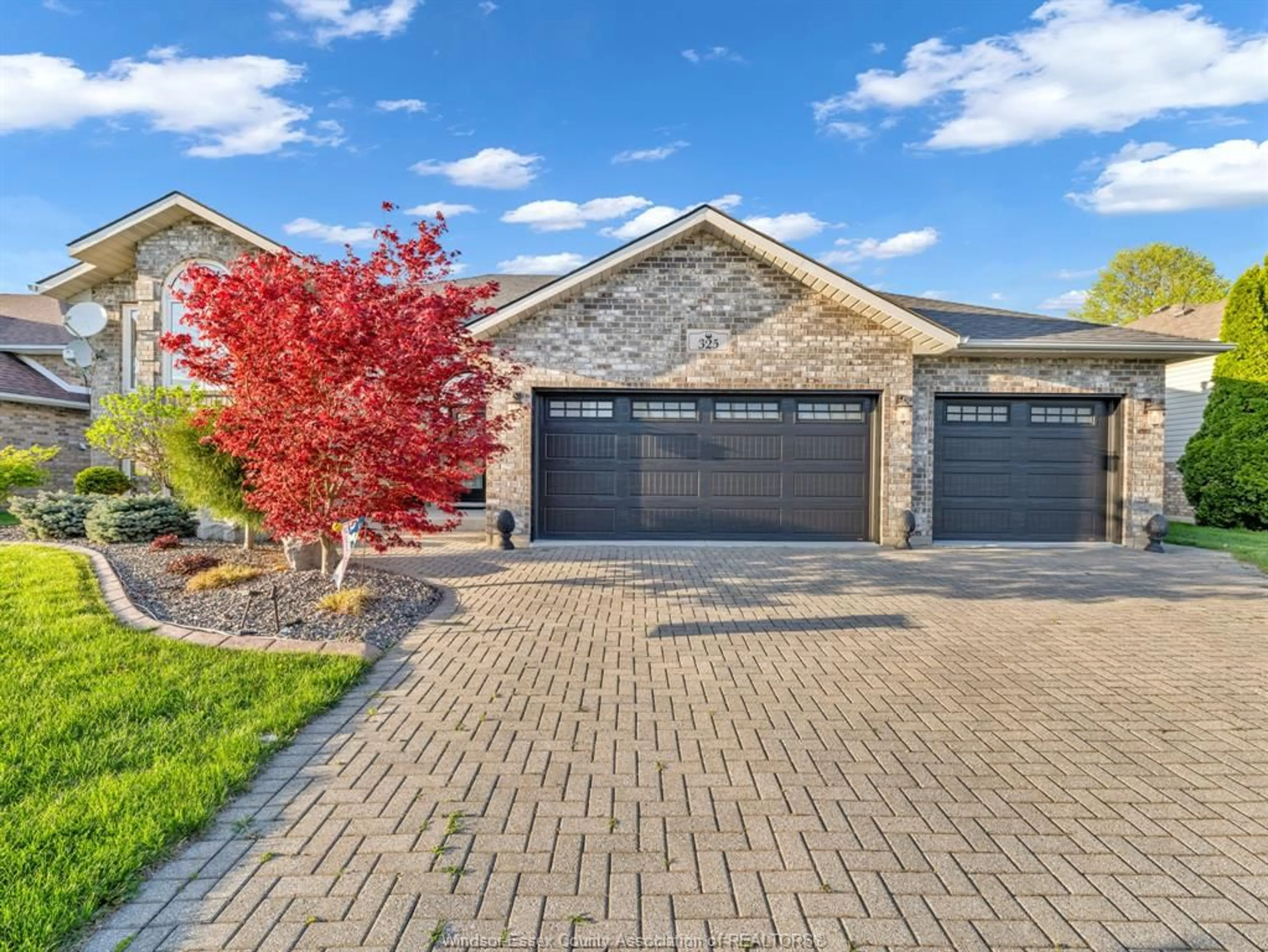 Home with brick exterior material, street for 325 SUNNYSIDE Blvd, LaSalle Ontario N9J 3J3