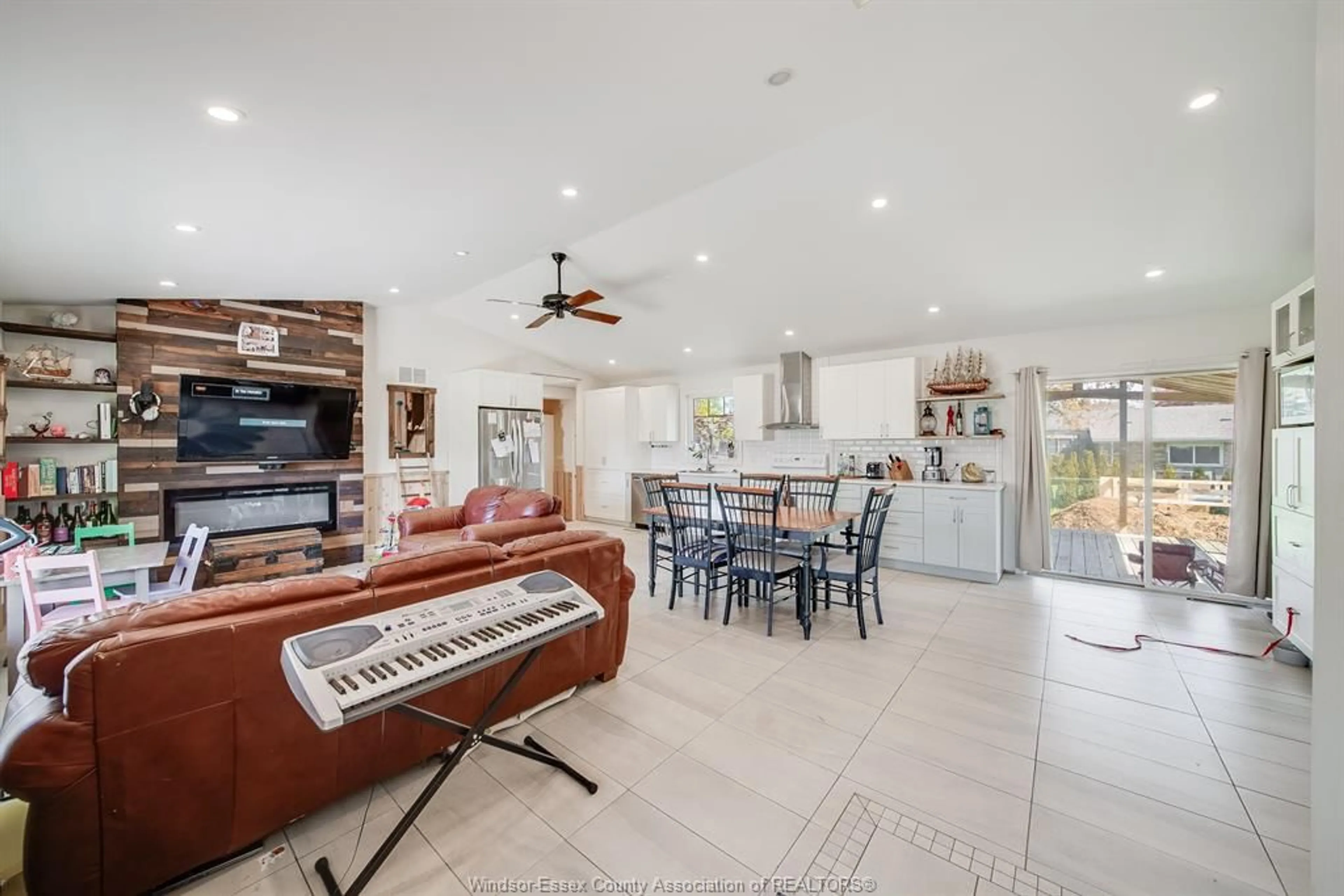 Open concept kitchen, ceramic/tile floor for 1336 SUNSET Ave, Kingsville Ontario N9Y 2T3