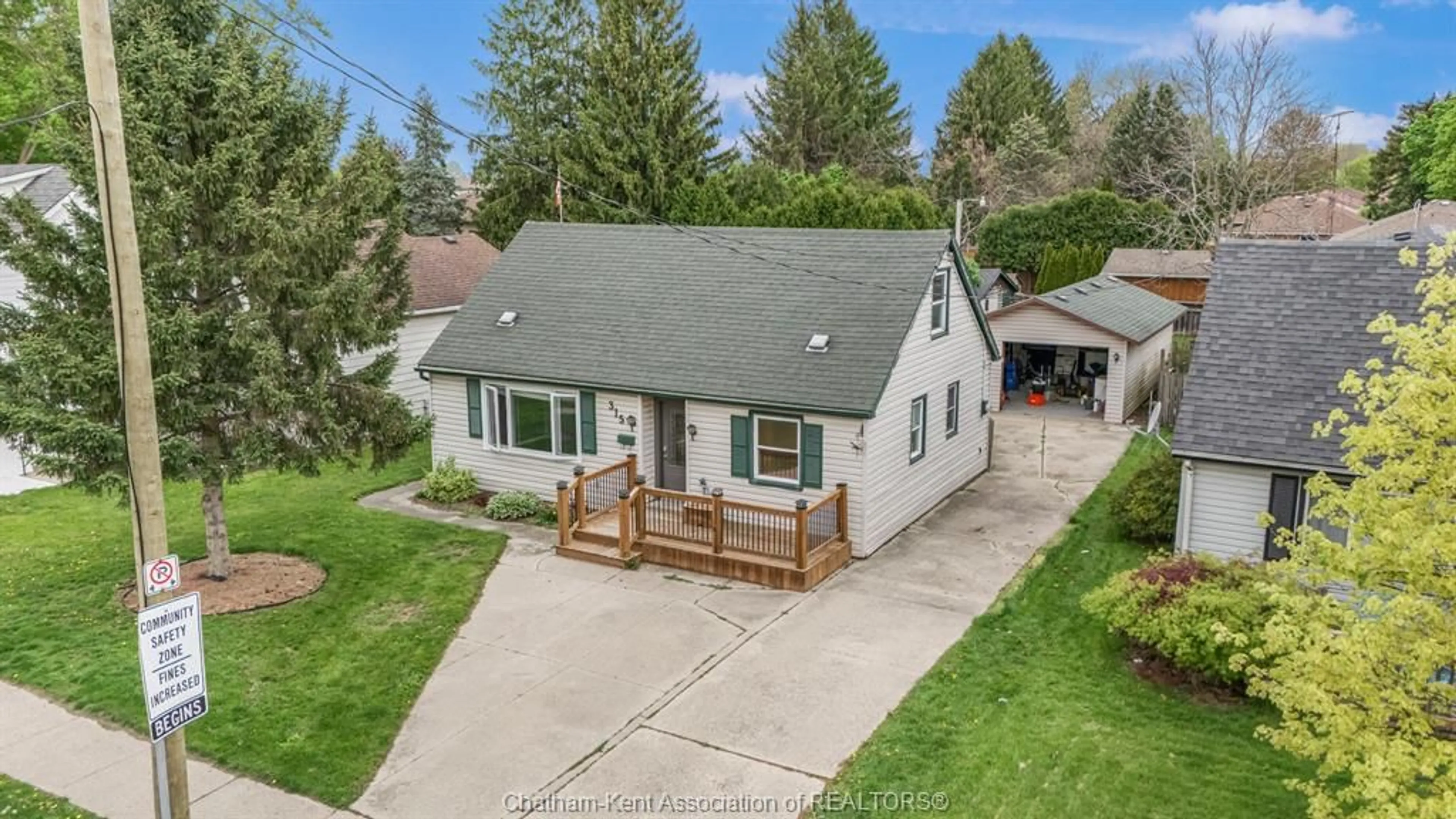 A pic from outside/outdoor area/front of a property/back of a property/a pic from drone, street for 315 mcnaughton Ave, Chatham Ontario N7L 2G7