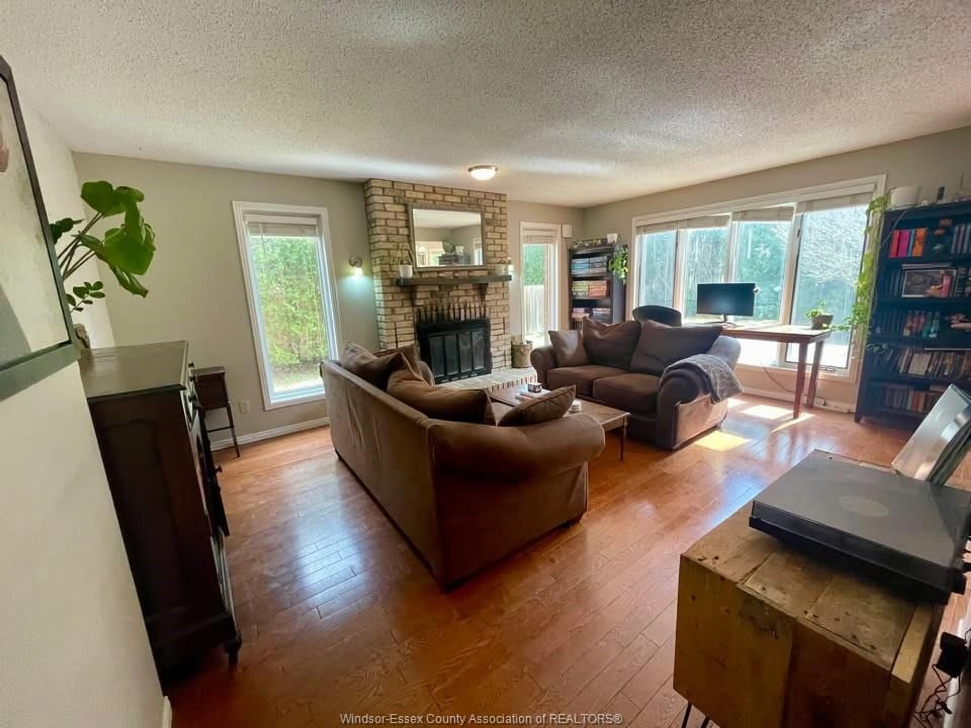 Living room with furniture, unknown for 555 JEFFREYBROOK Dr, London Ontario N8X 2S3