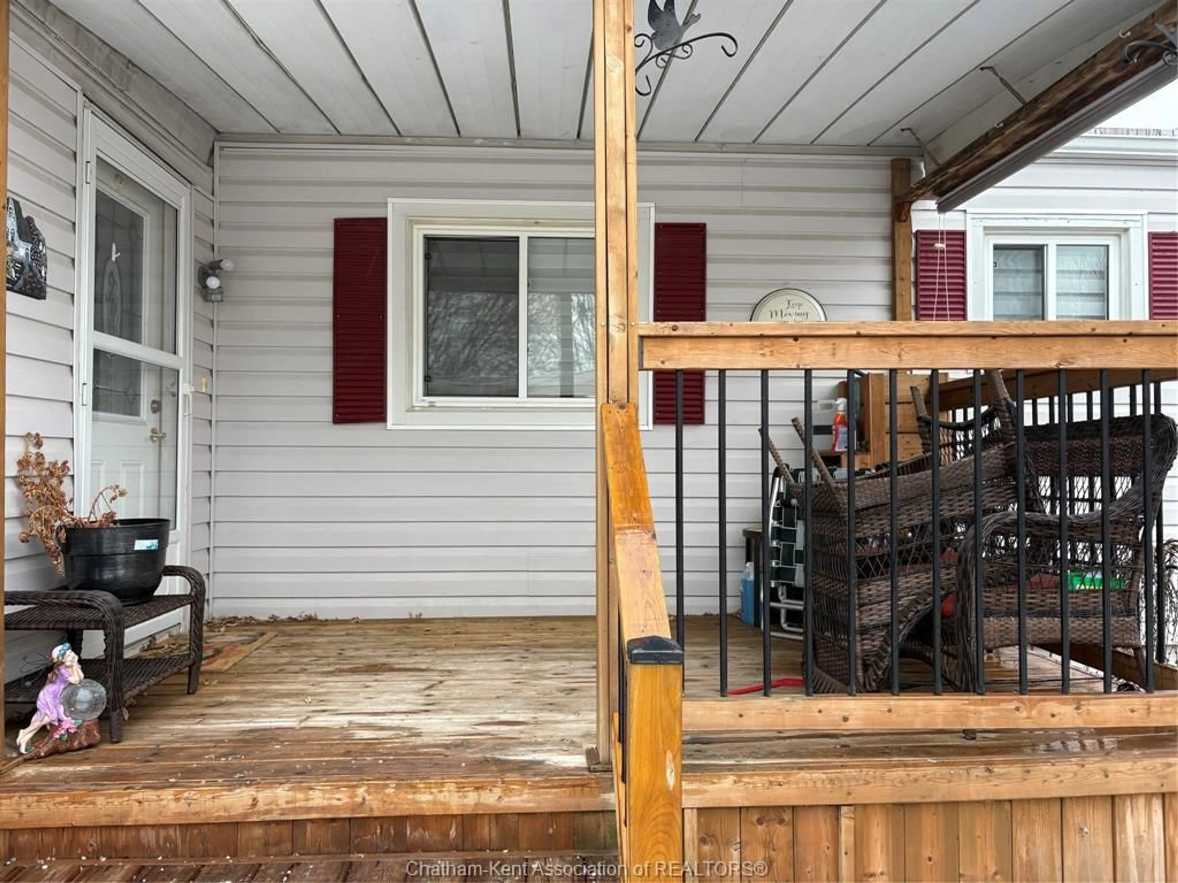 Patio, street for 22220 Charing Cross Rd #26, Chatham Ontario N7M 5V8