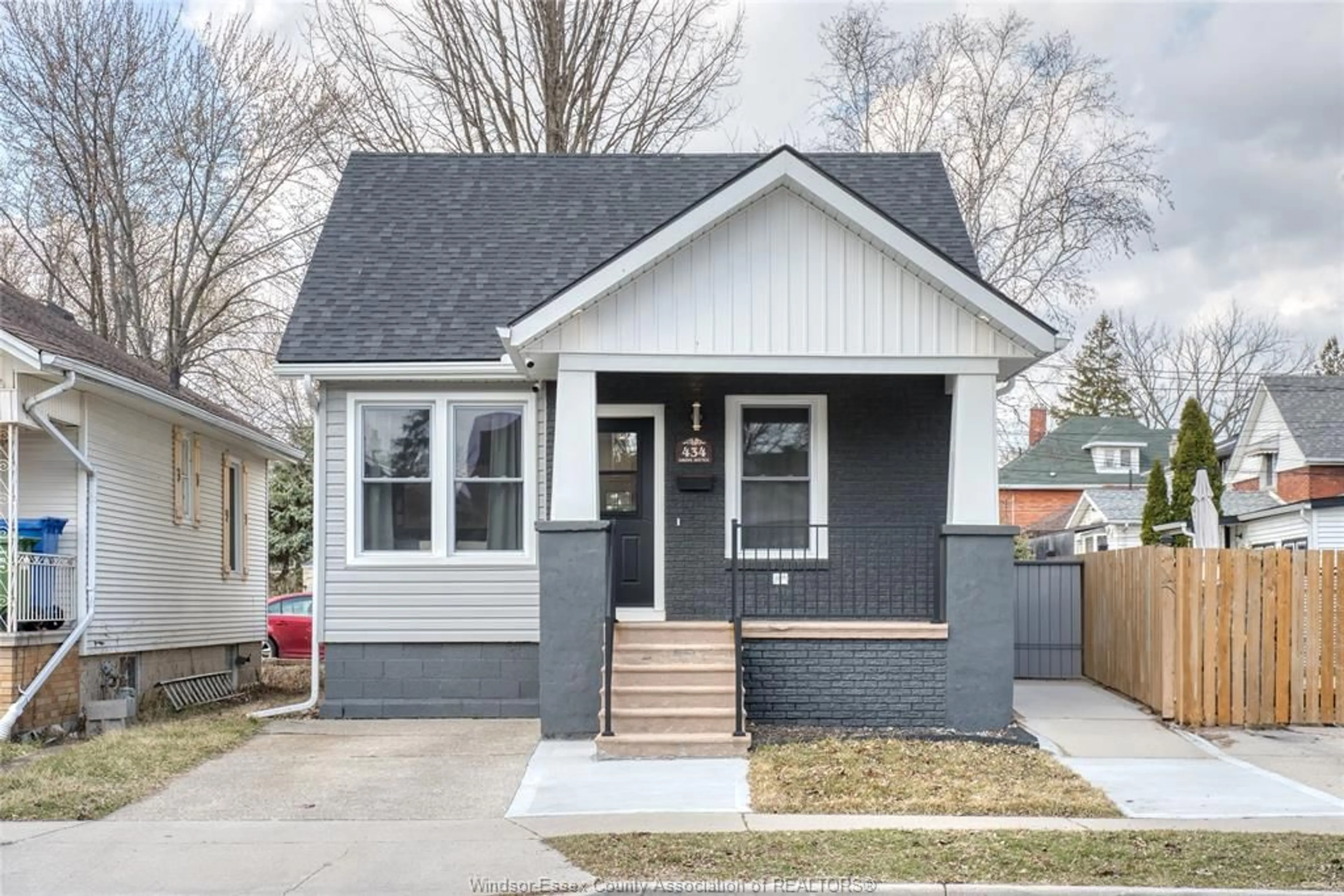 Home with vinyl exterior material, street for 434 GROVE Ave, Windsor Ontario N9A 6G2