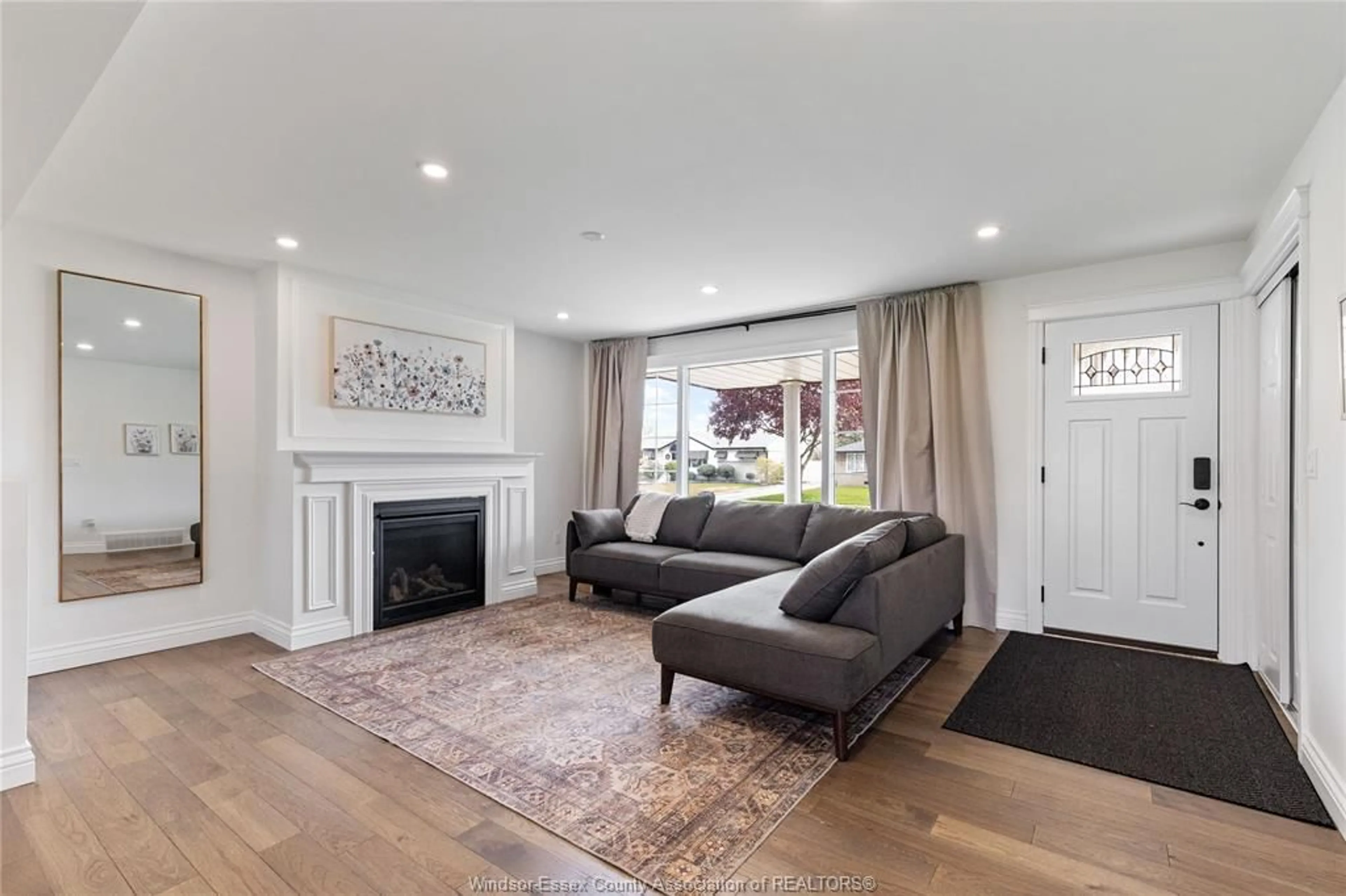 Living room with furniture, unknown for 221 GRACE Rd, Tecumseh Ontario N8N 2G6