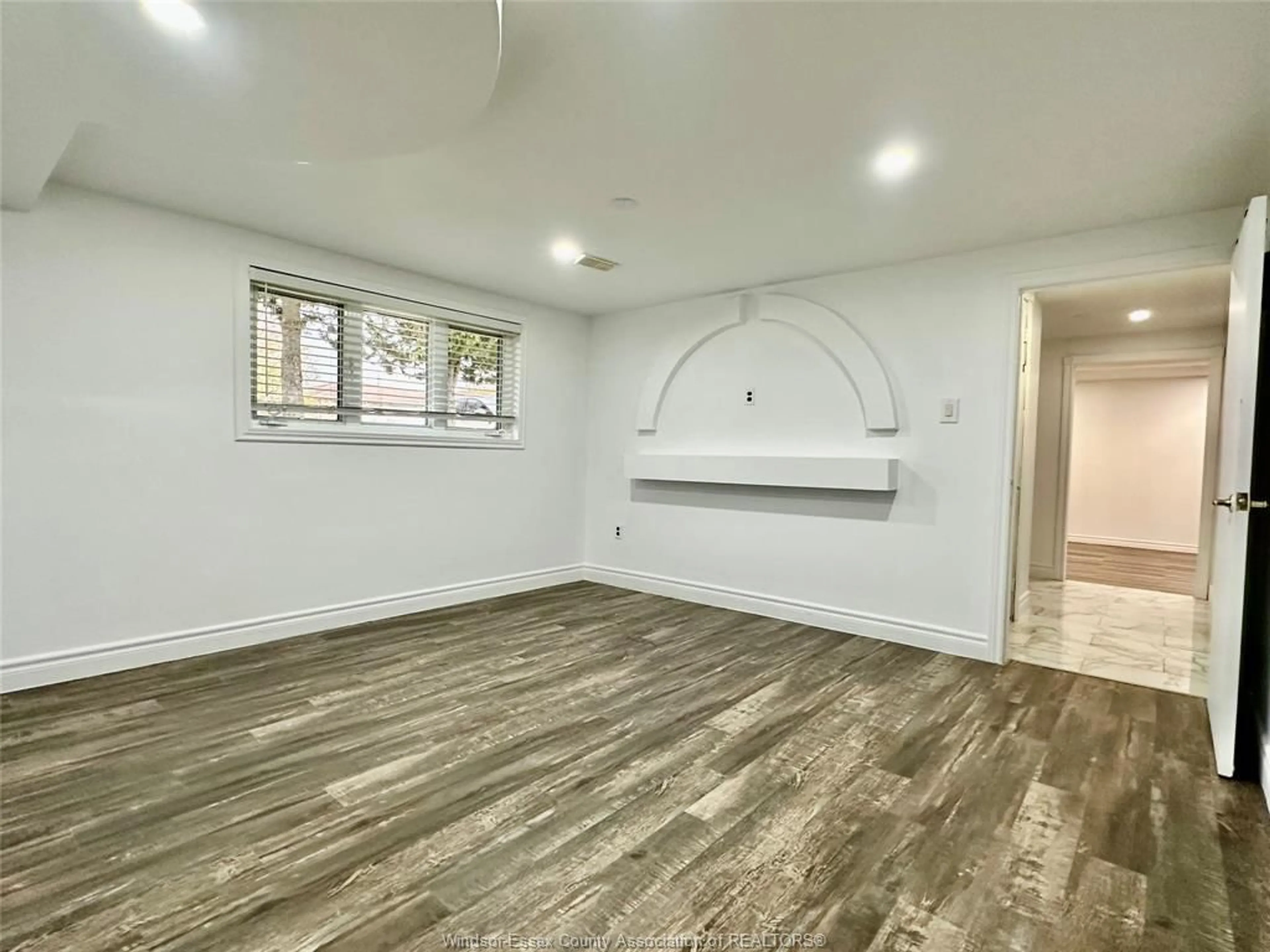 A pic of a room for 31 PLUMBROOK, Leamington Ontario N8H 4K7