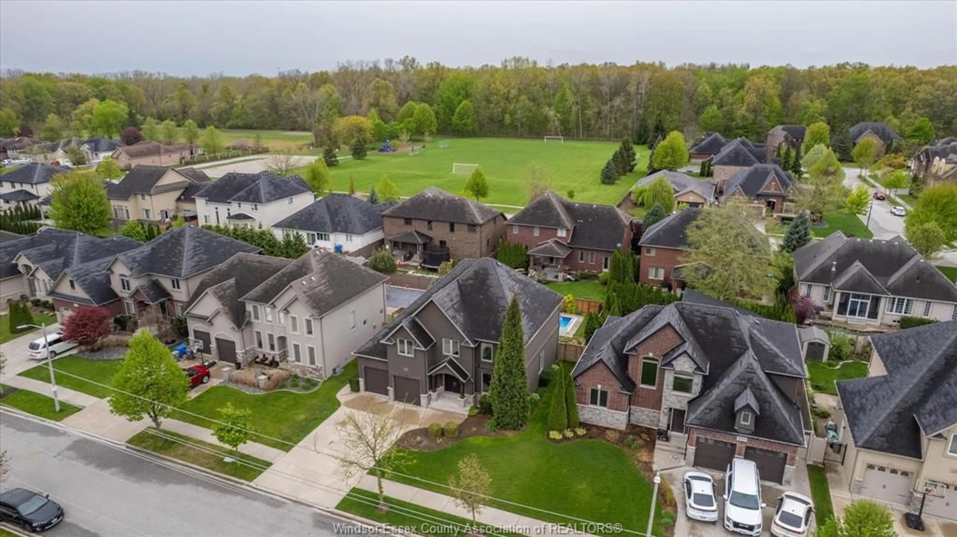 A pic from outside/outdoor area/front of a property/back of a property/a pic from drone, street for 1335 MAPLE, LaSalle Ontario N9J 0B3
