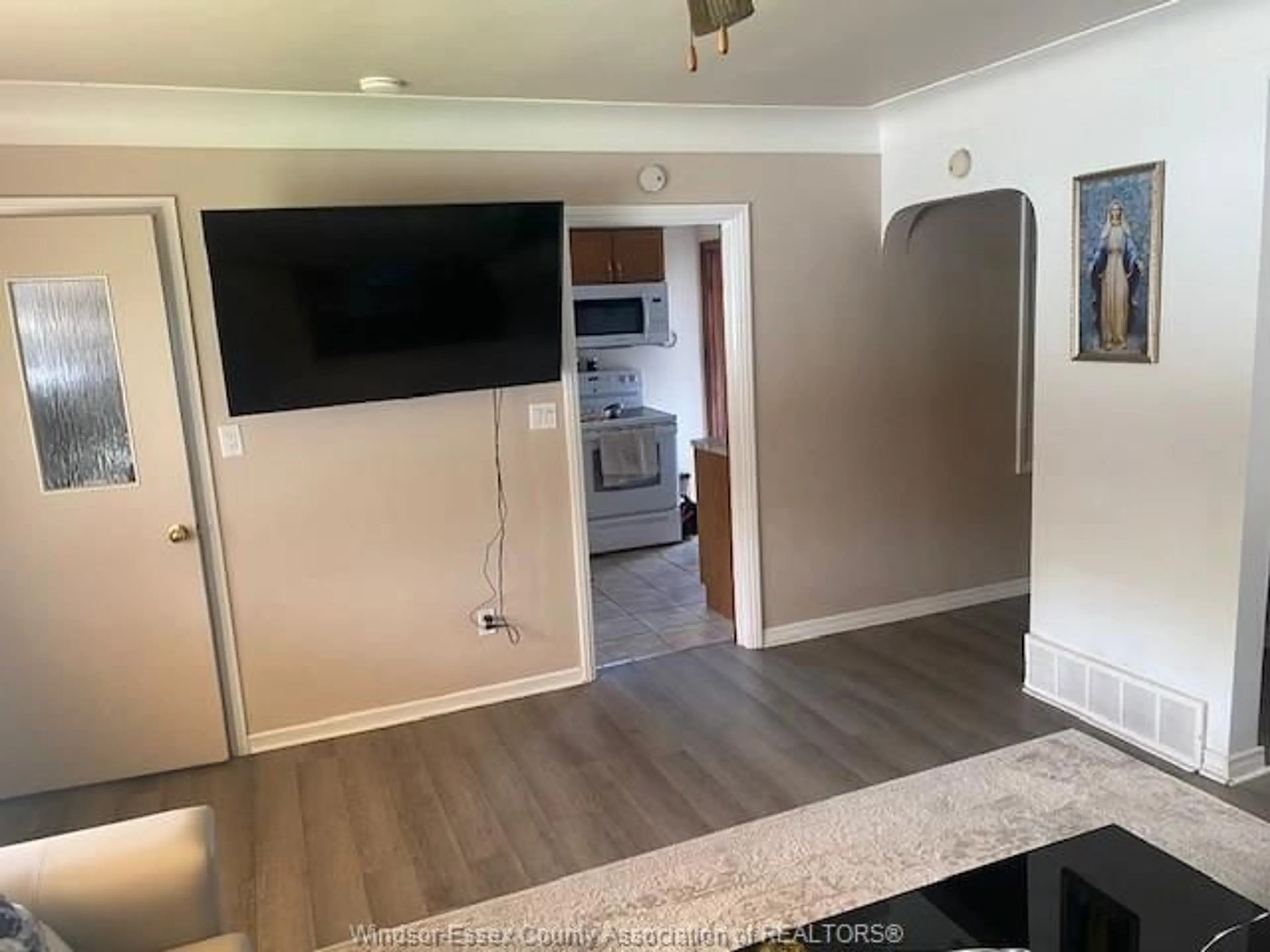 A pic of a room for 850 LAUZON, Windsor Ontario N8S 3M5
