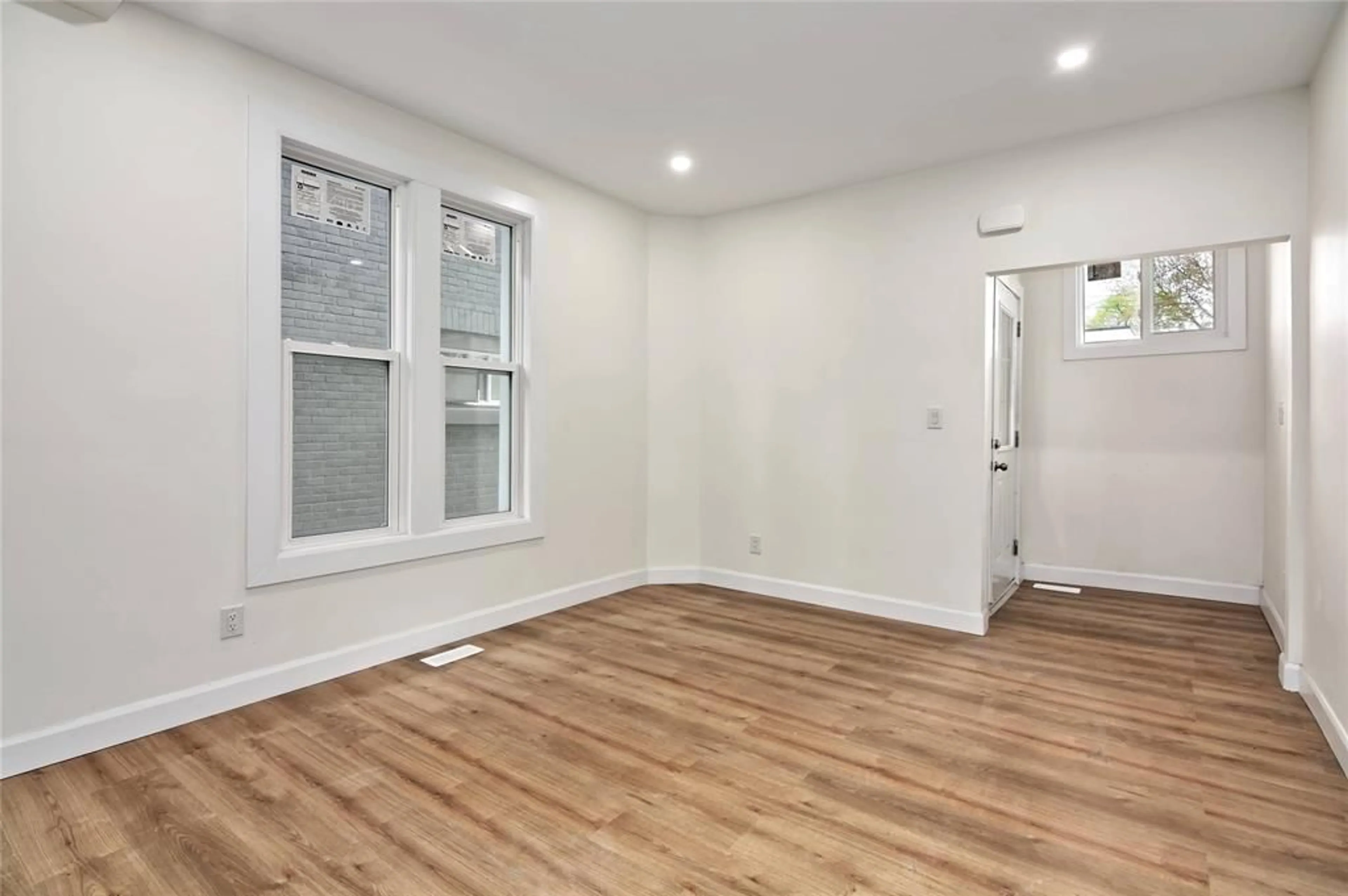A pic of a room for 272 VIDAL St, Sarnia Ontario N7T 2T7