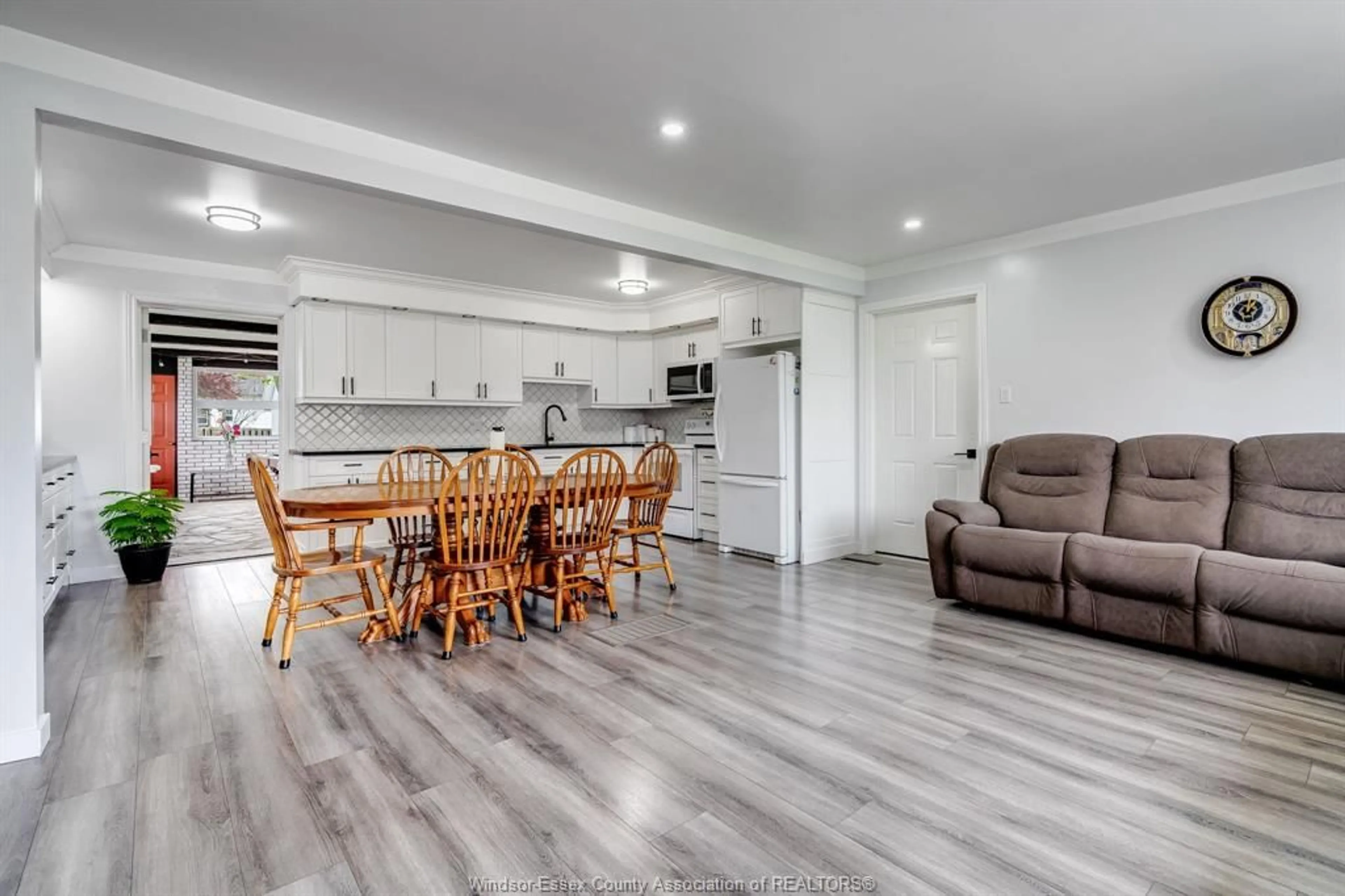 Open concept kitchen, wood/laminate floor for 1852 Service Rd, Ruthven Ontario N0P 2G0
