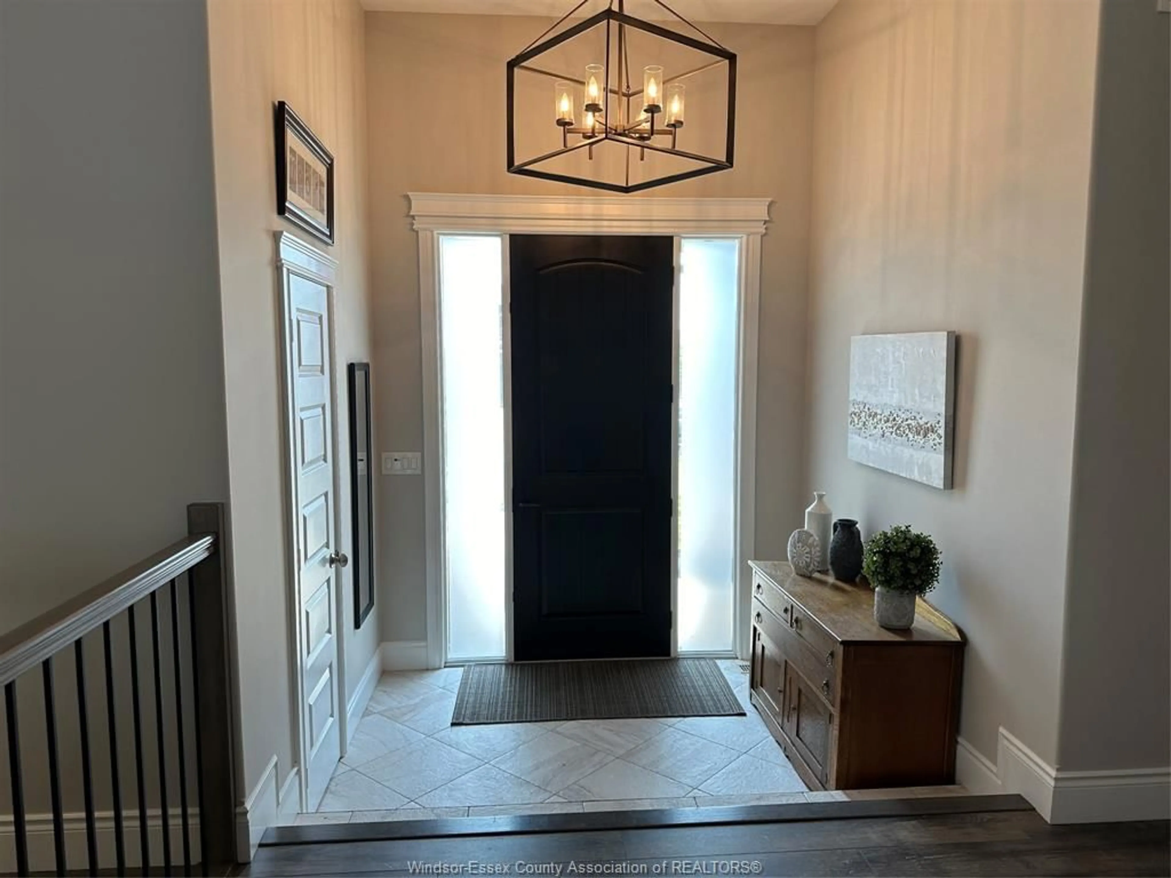 Indoor entryway for 1694 Noah, Ruthven Ontario N0P 2G0