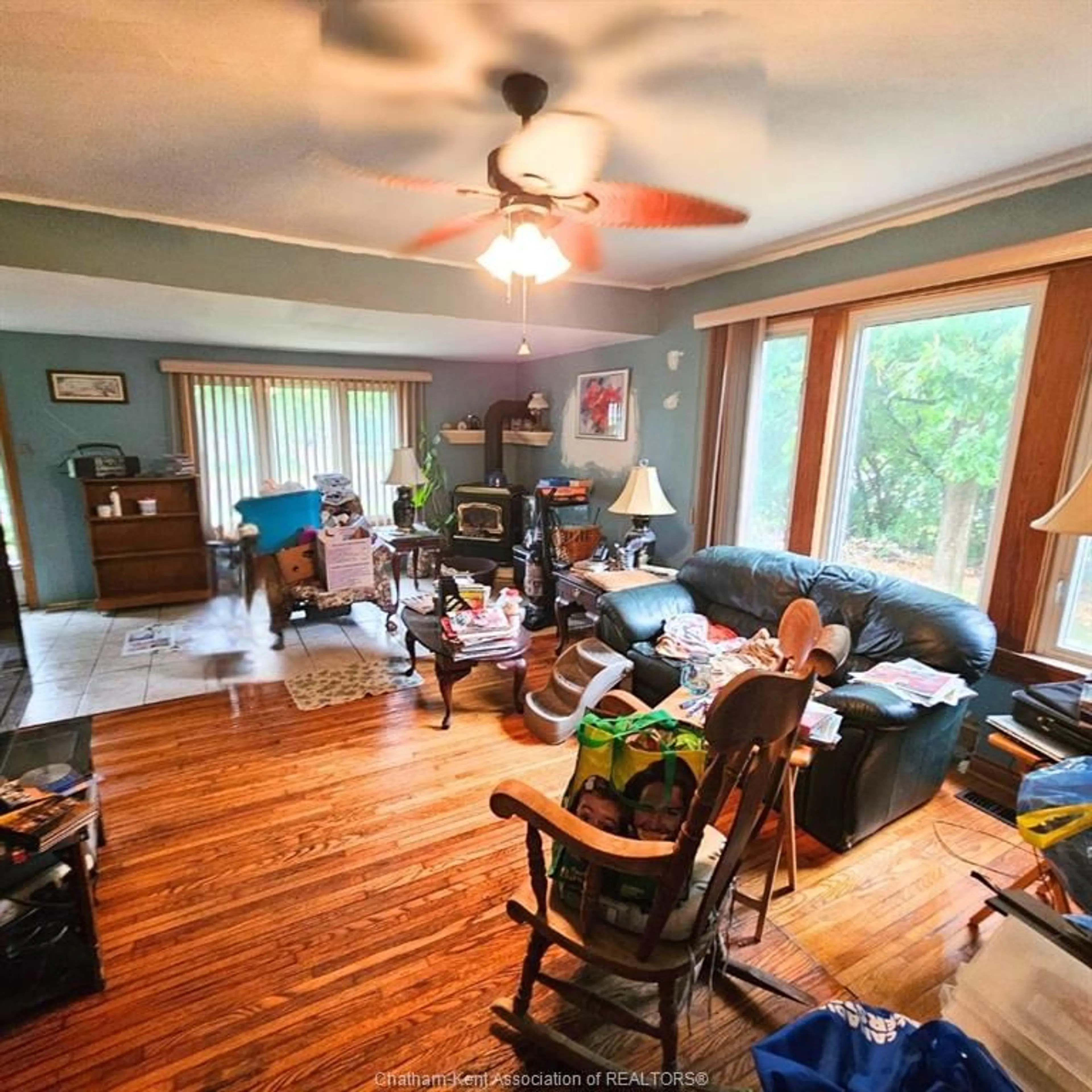 Living room with furniture, unknown for 418 Gillard St, Wallaceburg Ontario N8A 1N6