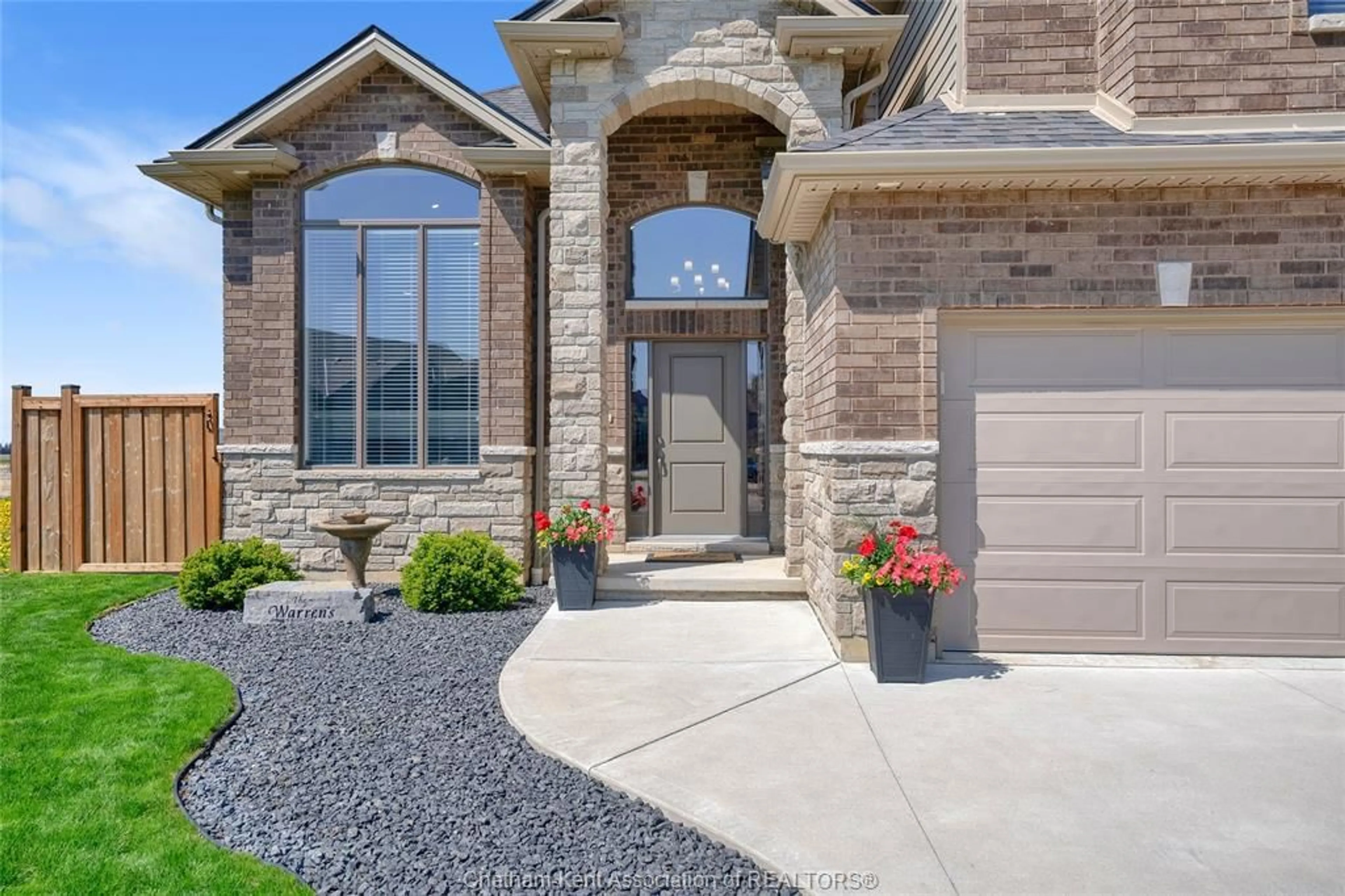 Home with brick exterior material, street for 24 Sienna Crt, Chatham Ontario N7M 0R9