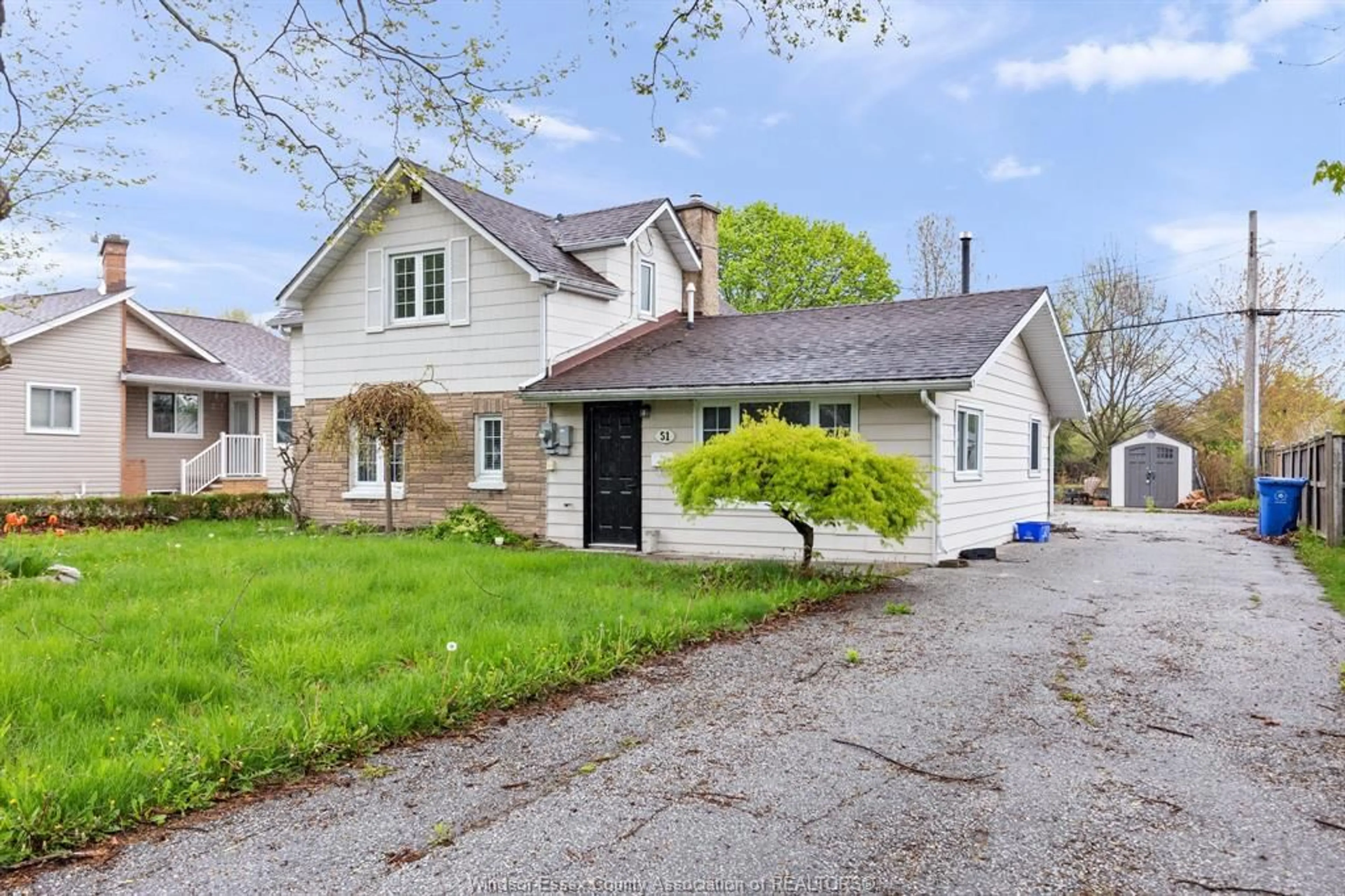 A pic from outside/outdoor area/front of a property/back of a property/a pic from drone, street for 51 BALACLAVA, Amherstburg Ontario N8V 2G5