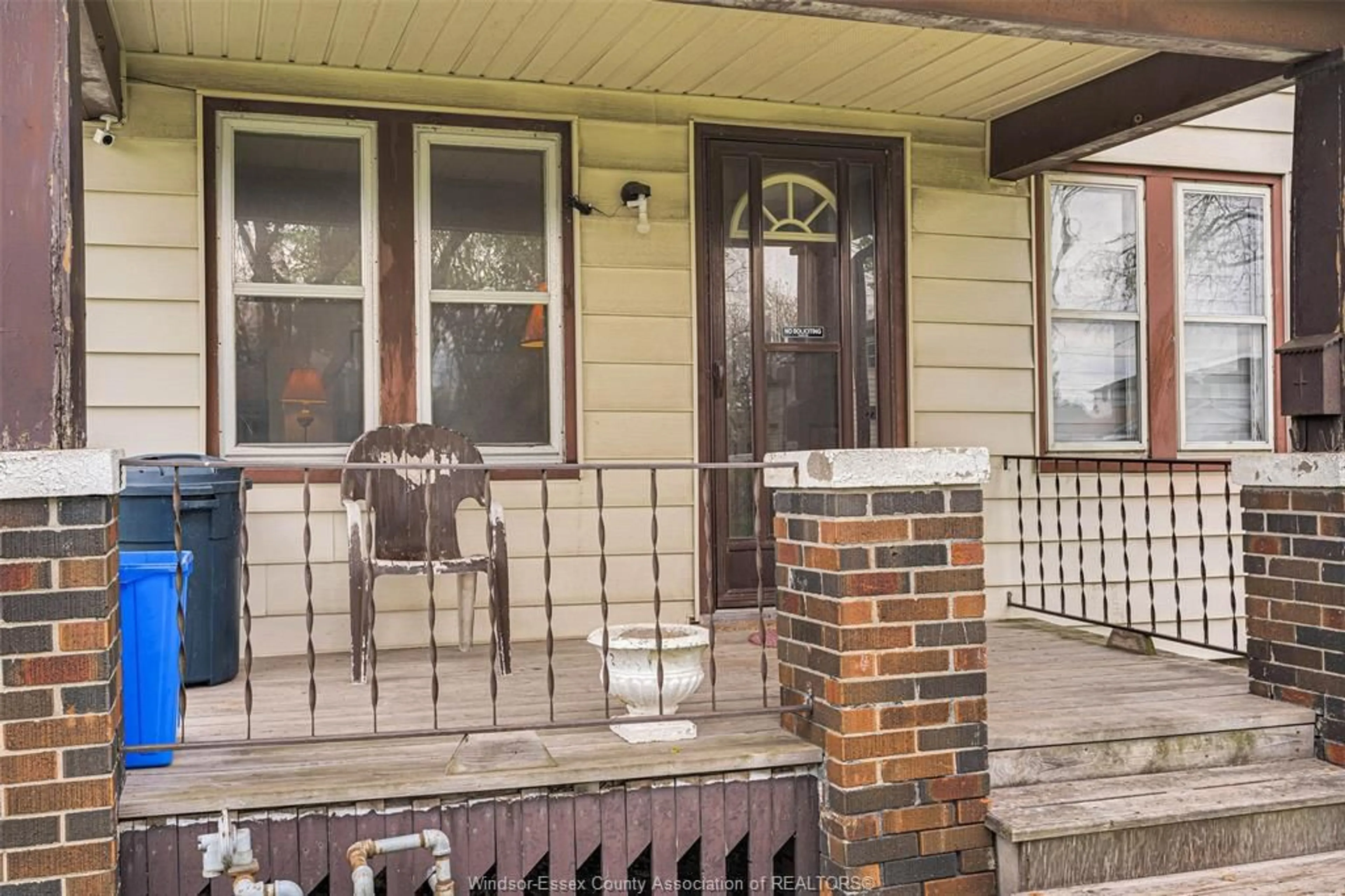 Unknown for 687 ALEXANDRINE, Windsor Ontario N0R 1A0