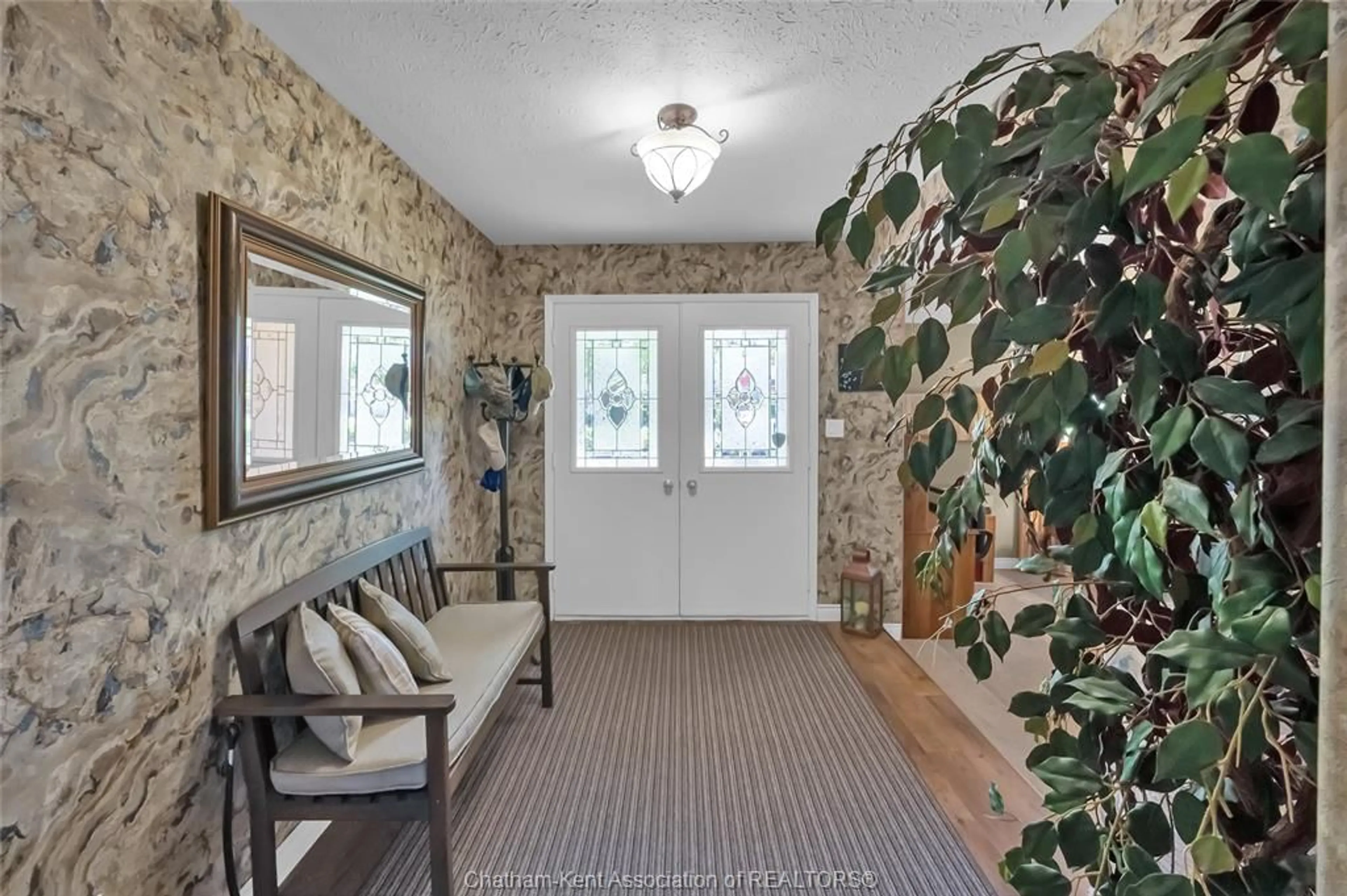 Indoor entryway for 249 OXLEY Dr, Chatham Ontario N7L 4S8