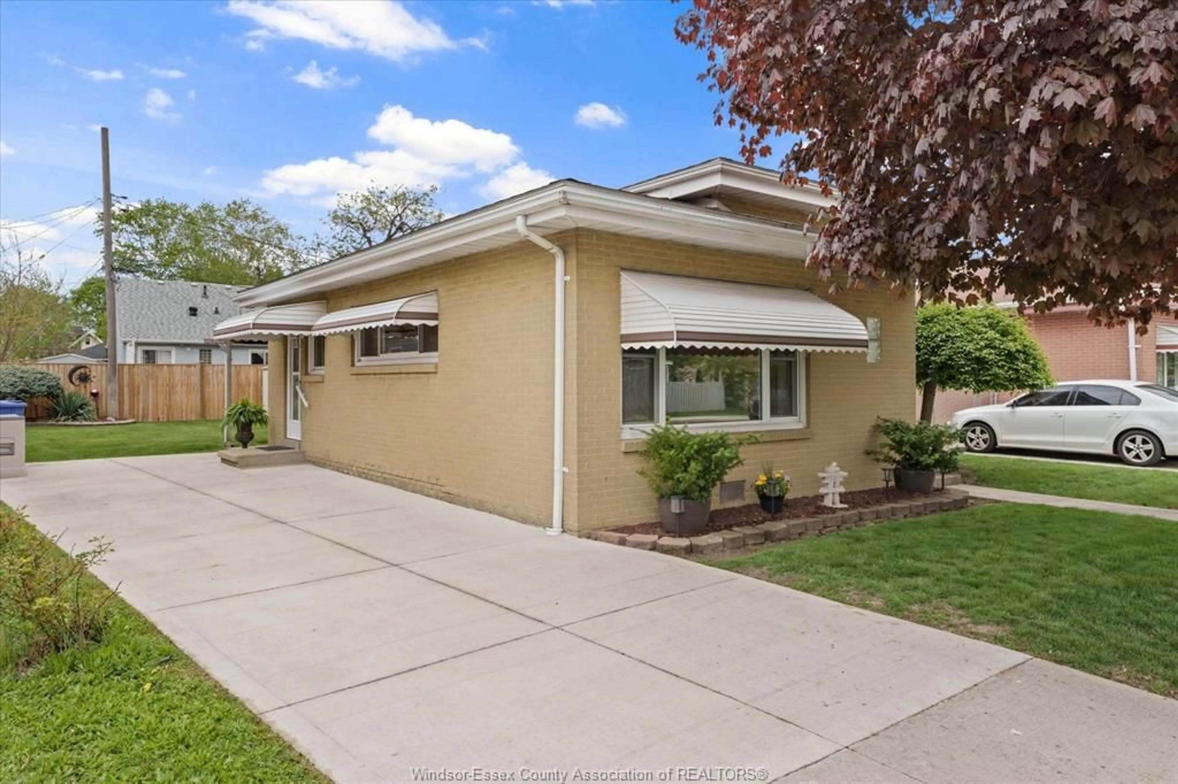 Home with vinyl exterior material, street for 3574 CONNAUGHT Ave, Windsor Ontario N9C 2B9