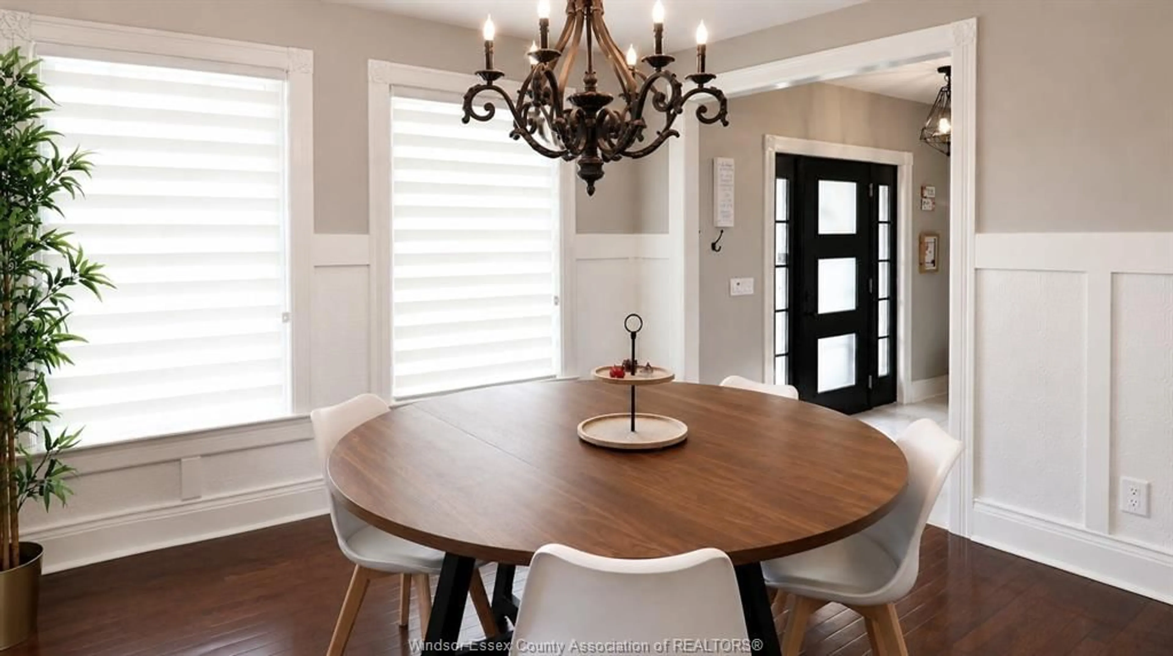 Dining room, wood/laminate floor for 531 GARY Ave, LaSalle Ontario N9J 3C9