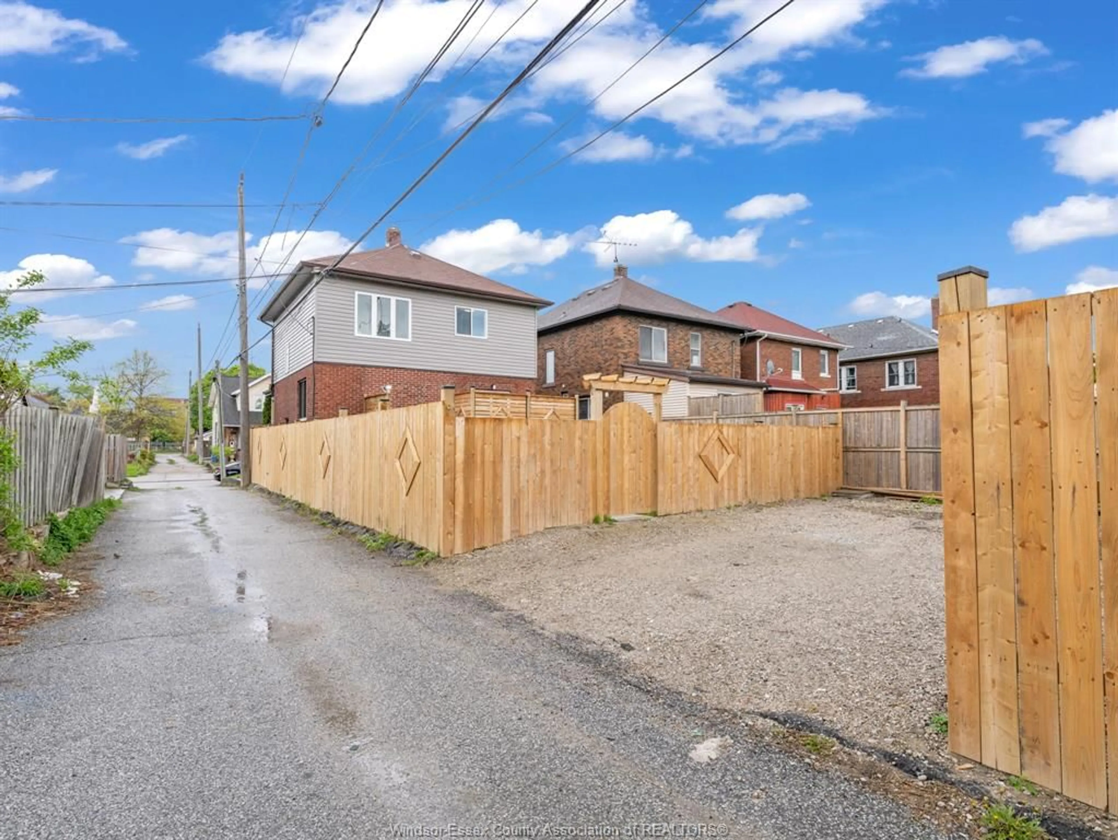 A pic from outside/outdoor area/front of a property/back of a property/a pic from drone, street for 1219 ELSMERE Ave, Windsor Ontario N9A 2B1