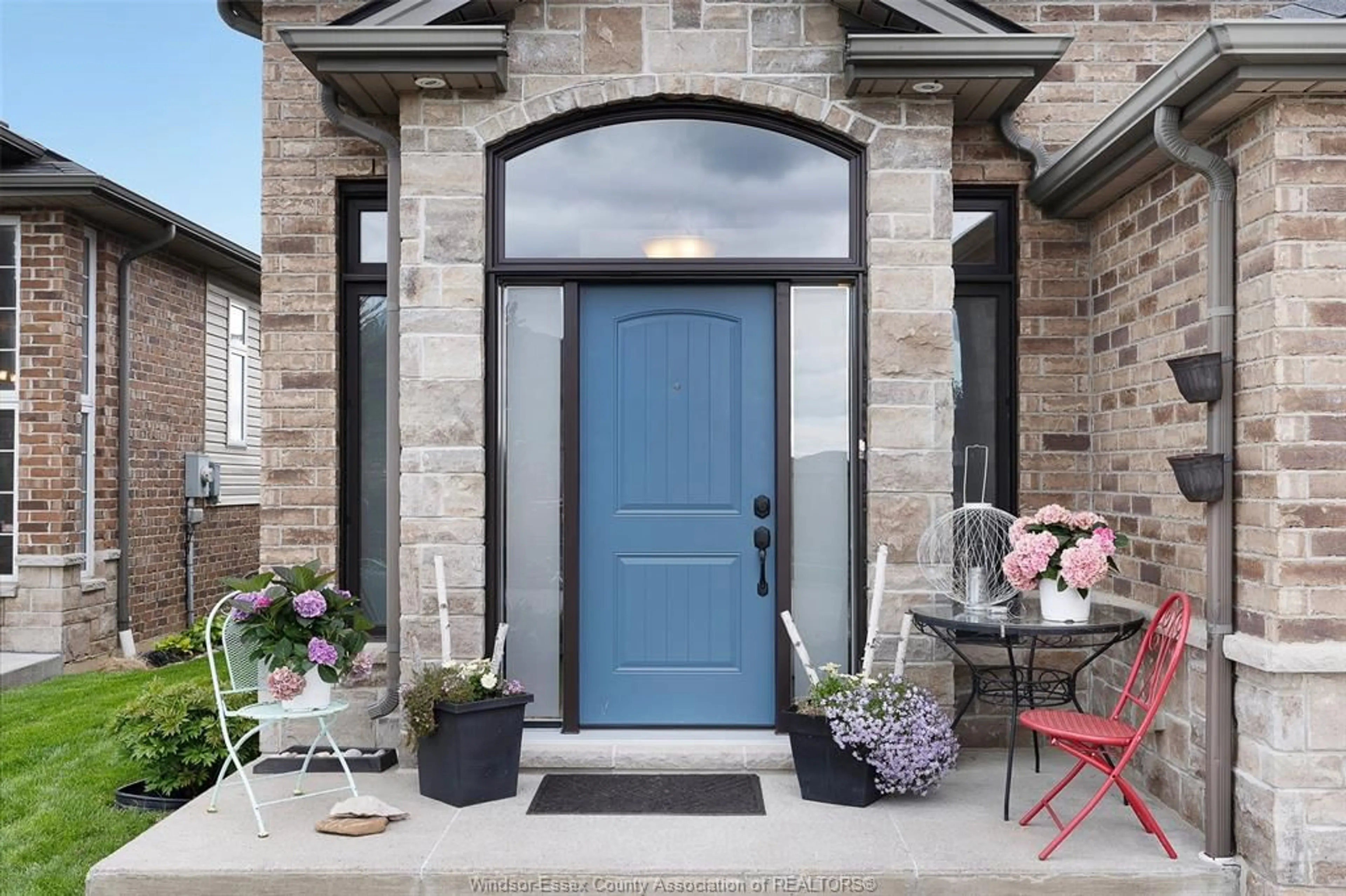 Indoor entryway for 42 HAZEL Cres, Kingsville Ontario N9Y 0B1