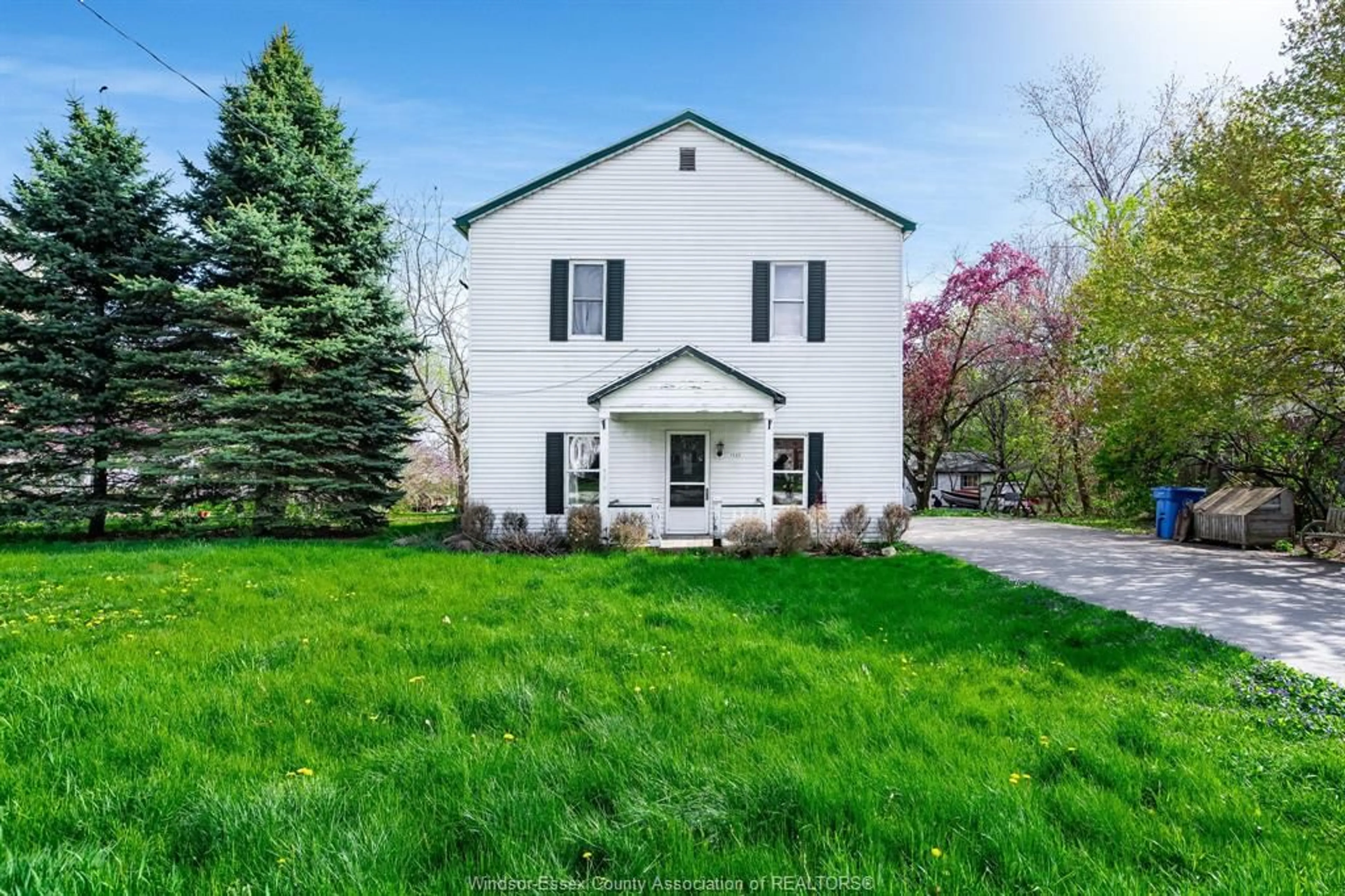 A pic from outside/outdoor area/front of a property/back of a property/a pic from drone, street for 1625 elgin St, Ruthven Ontario N0P 2G0