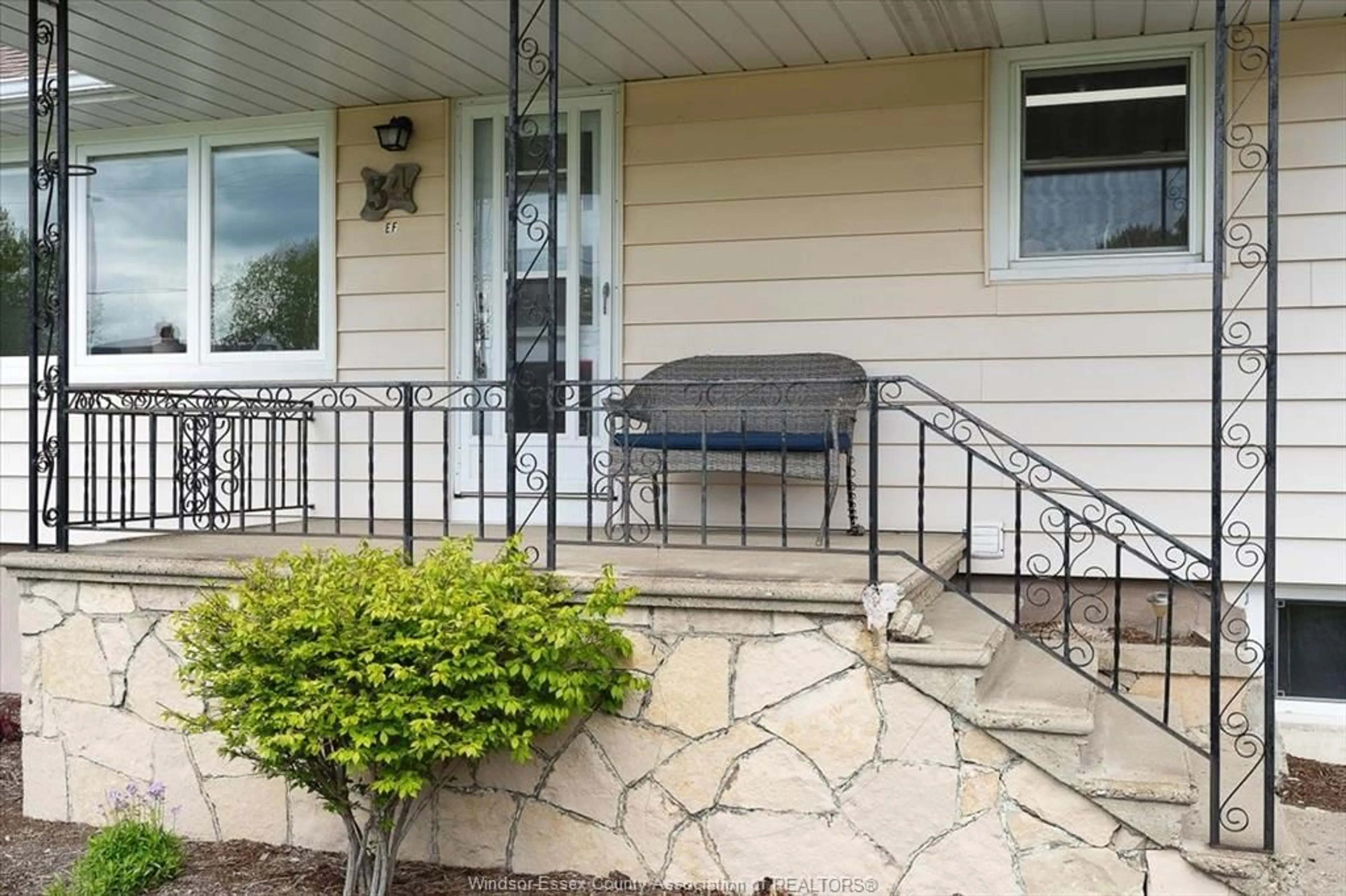 Patio, street for 34 TEXAS Rd, Amherstburg Ontario N9V 2R7