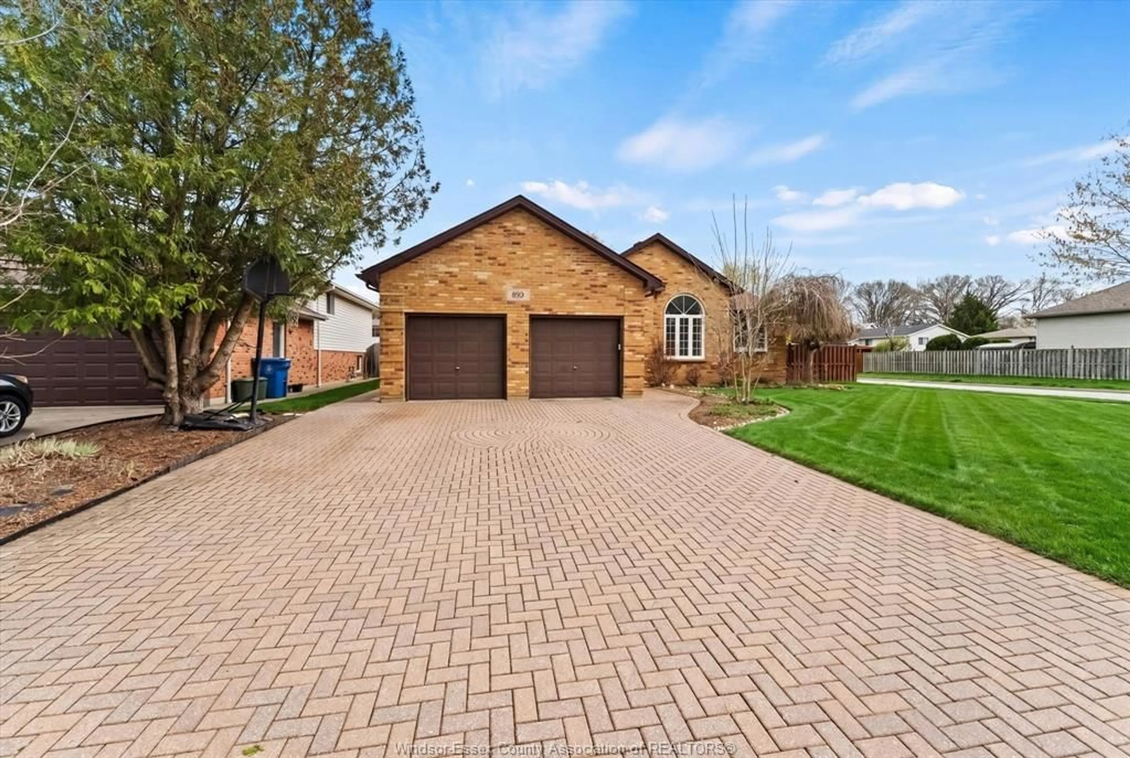 Home with brick exterior material, street for 885 SUPERIOR St, LaSalle Ontario N9J 3H4